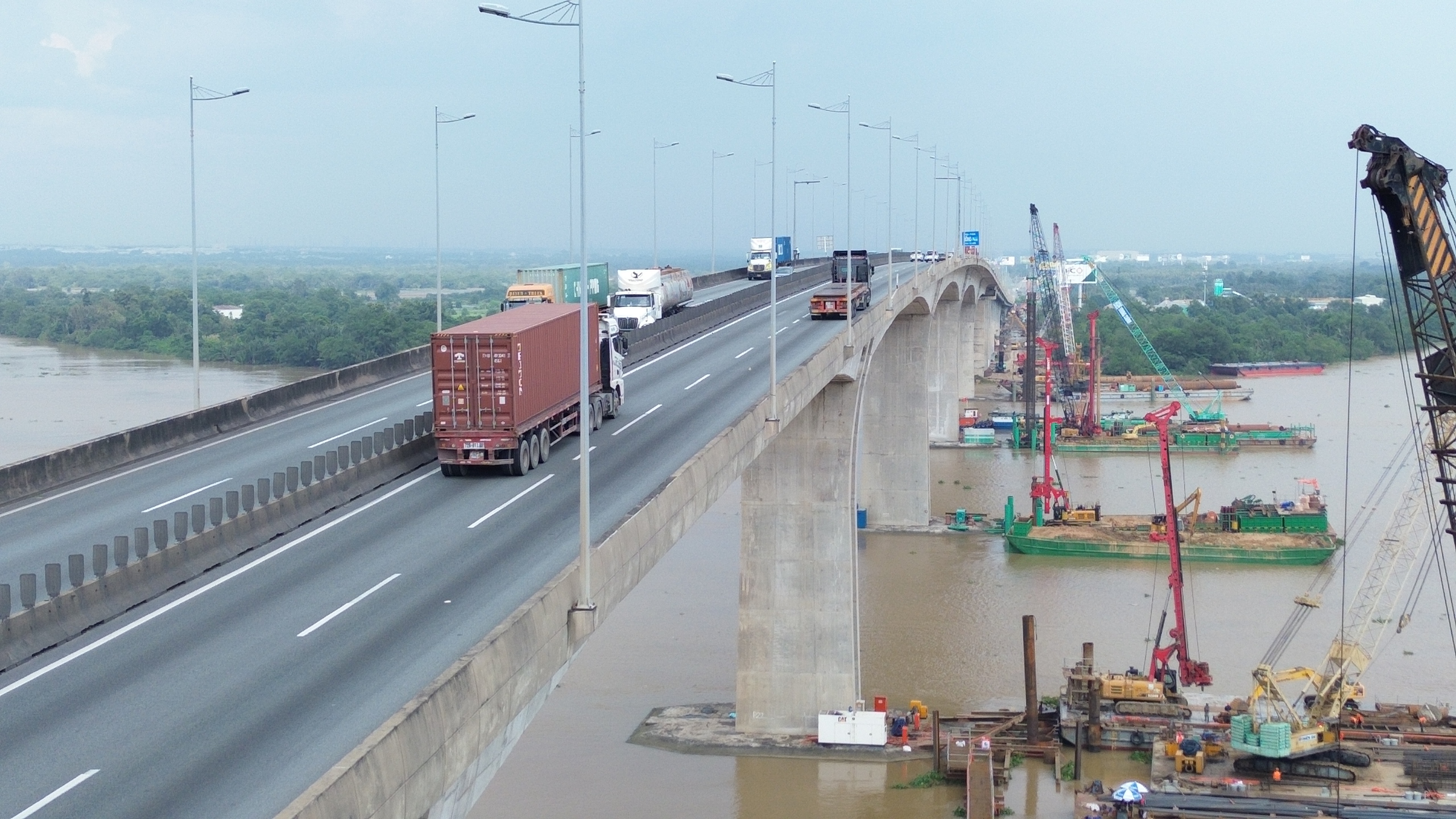 Lắp r&agrave;o t&ocirc;n, hạn chế tốc độ để thi c&ocirc;ng mở rộng cao tốc TP.HCM - Long Th&agrave;nh - Dầu Gi&acirc;y- Ảnh 1.