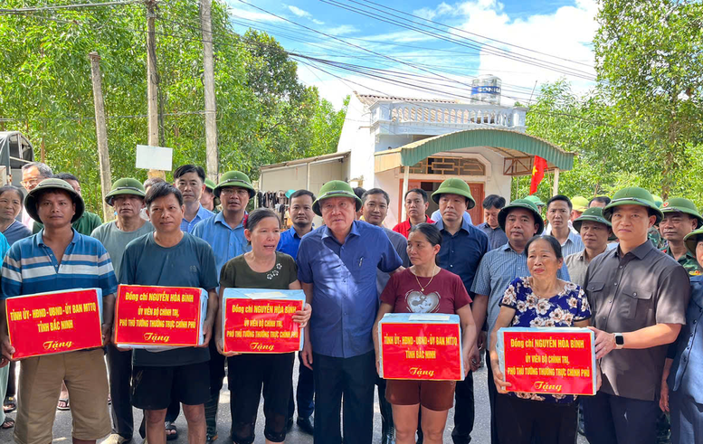 Ph&oacute; Thủ tướng Thường trực Nguyễn H&ograve;a B&igrave;nh kiểm tra, chỉ đạo khắc phục mưa lũ tại Bắc Ninh- Ảnh 2.