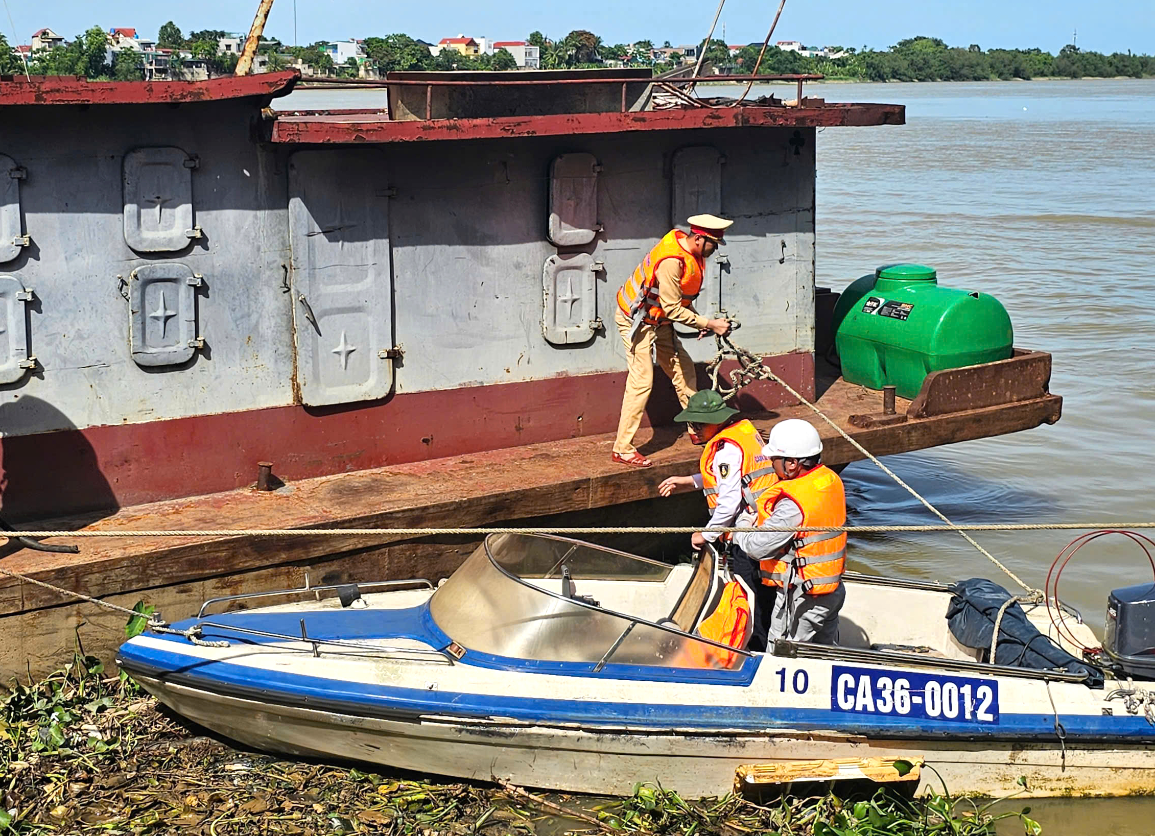 Thanh H&oacute;a: "Xo&aacute; sổ" phương tiện thuỷ nội địa "3 kh&ocirc;ng"- Ảnh 1.