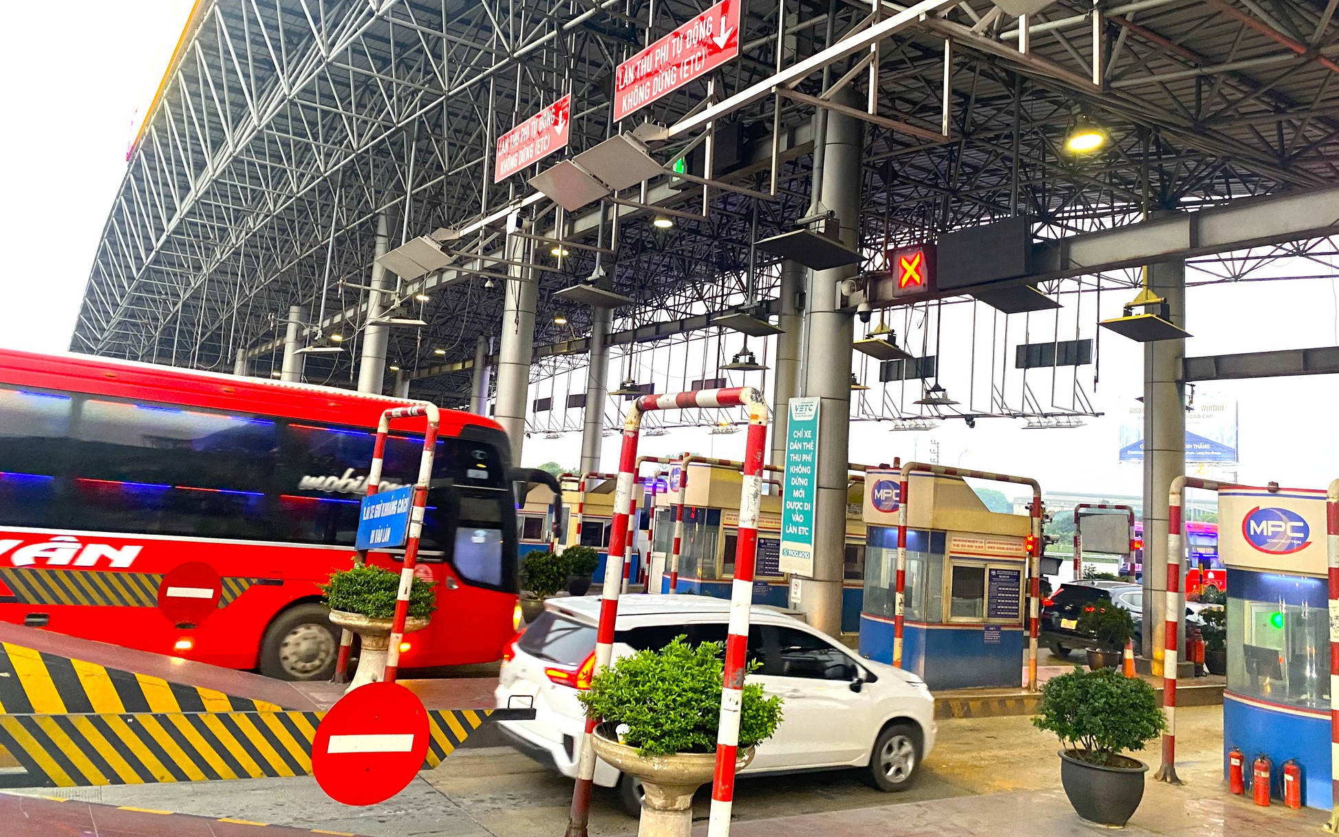 Bộ X&acirc;y dựng đề nghị TP.HCM triển khai thu ph&iacute; V&agrave;nh đai 3