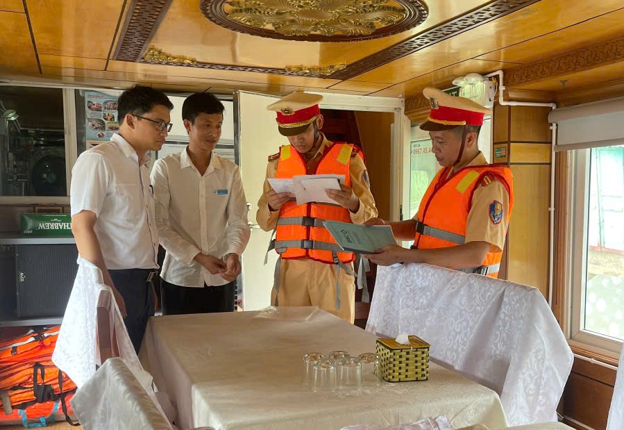 Thanh H&oacute;a: Vi phạm giao th&ocirc;ng đường thủy giảm mạnh sau khi c&oacute; Nghị định 139- Ảnh 1.