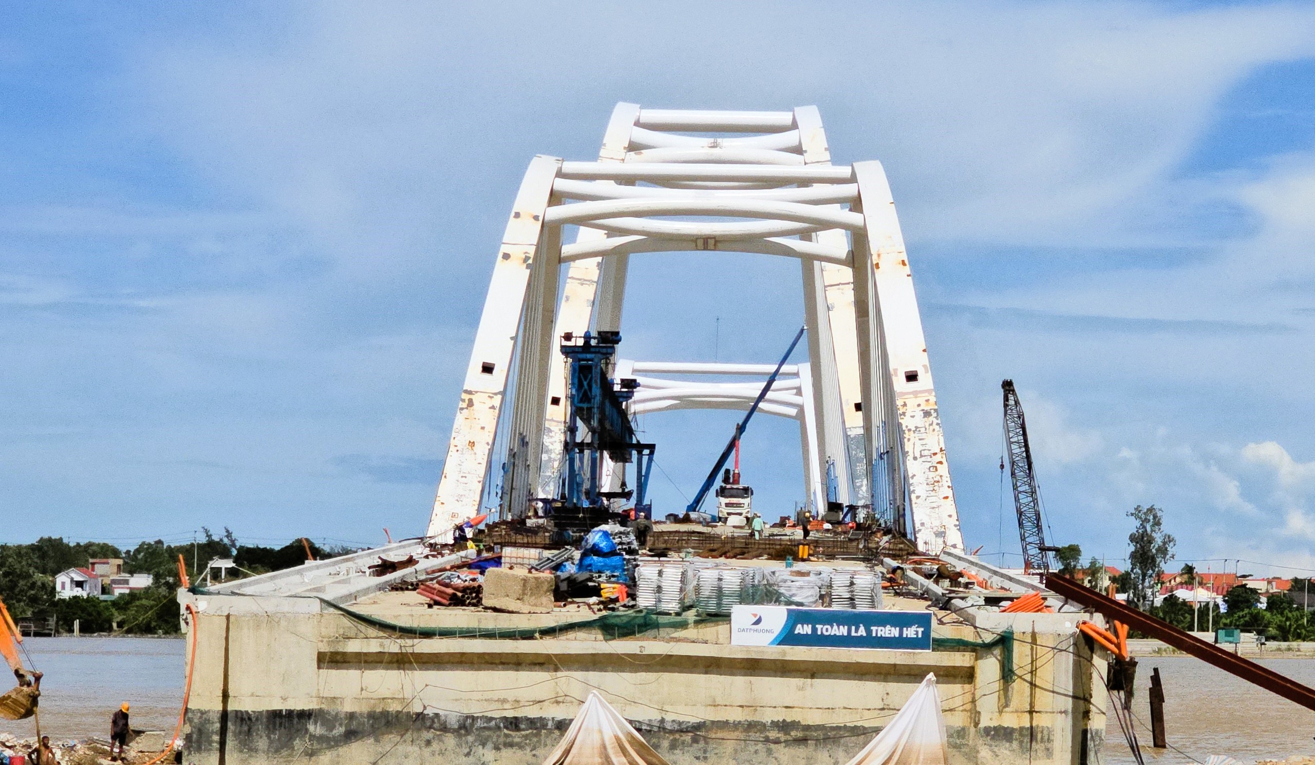 Rốt r&aacute;o gỡ vướng mặt bằng, đẩy tiến độ dự &aacute;n giao th&ocirc;ng gần 3.800 tỷ đồng tại Quảng Trị- Ảnh 14.