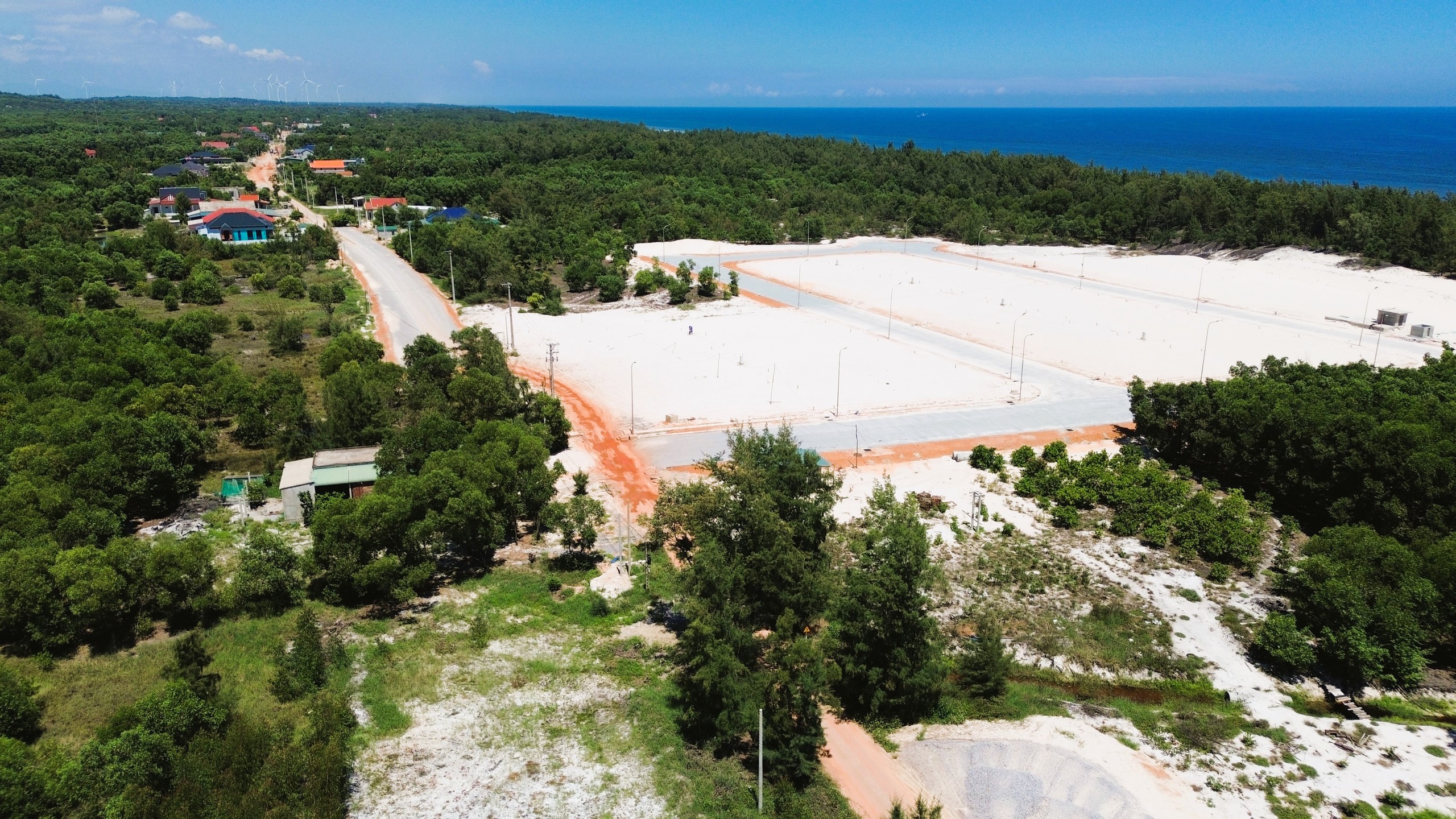 Rốt r&aacute;o gỡ vướng mặt bằng, đẩy tiến độ dự &aacute;n giao th&ocirc;ng gần 3.800 tỷ đồng tại Quảng Trị- Ảnh 4.