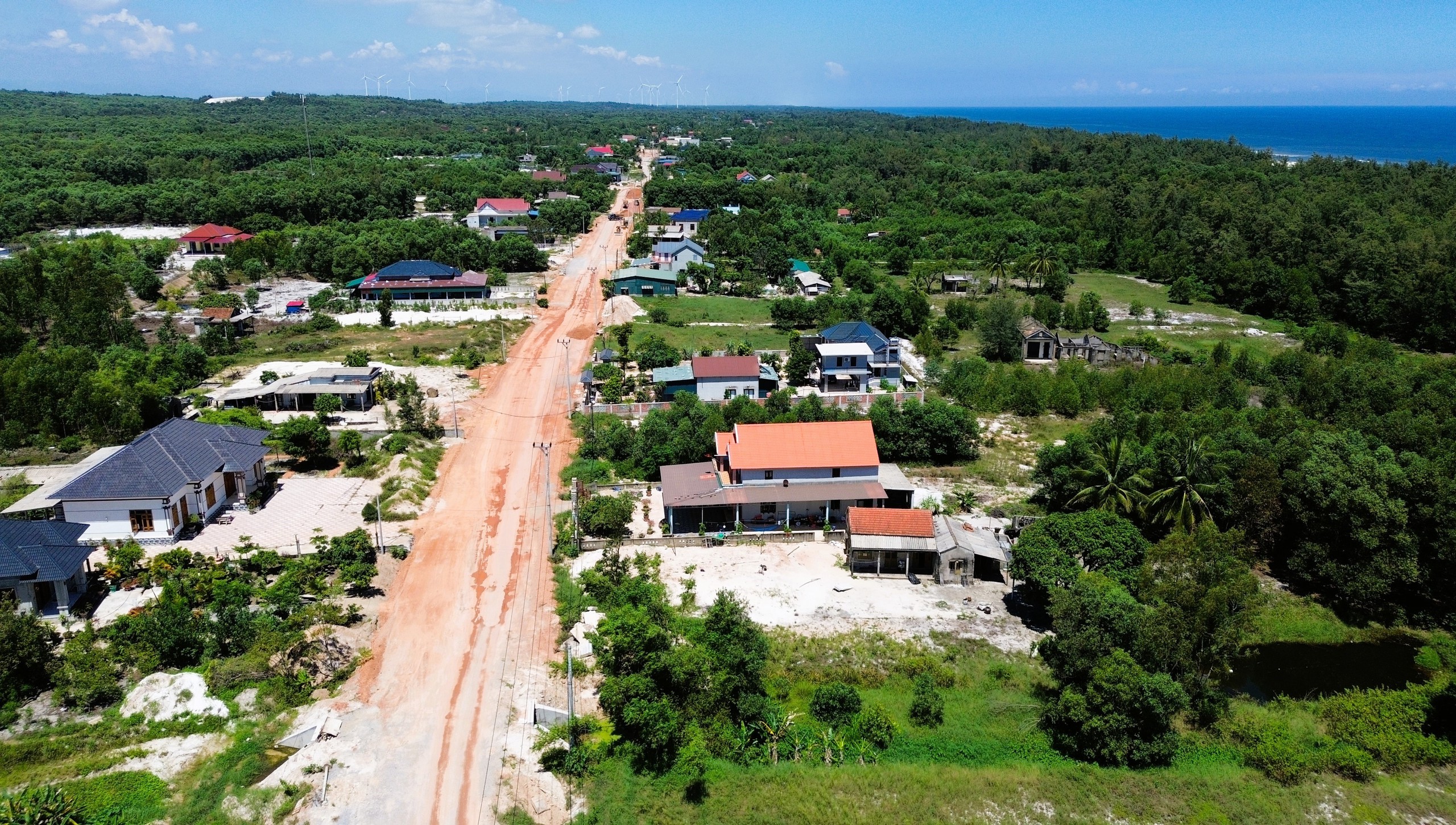 Rốt r&aacute;o gỡ vướng mặt bằng, đẩy tiến độ dự &aacute;n giao th&ocirc;ng gần 3.800 tỷ đồng tại Quảng Trị- Ảnh 5.