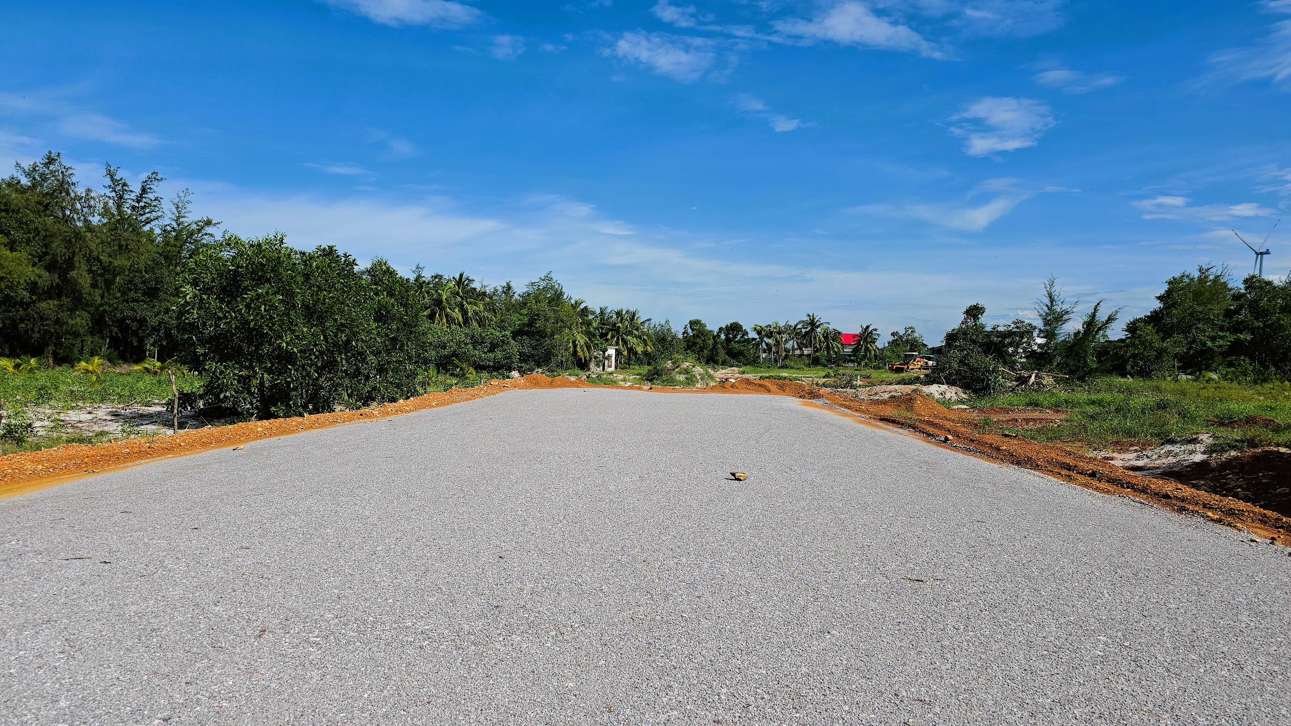 Rốt r&aacute;o gỡ vướng mặt bằng, đẩy tiến độ dự &aacute;n giao th&ocirc;ng gần 3.800 tỷ đồng tại Quảng Trị- Ảnh 8.