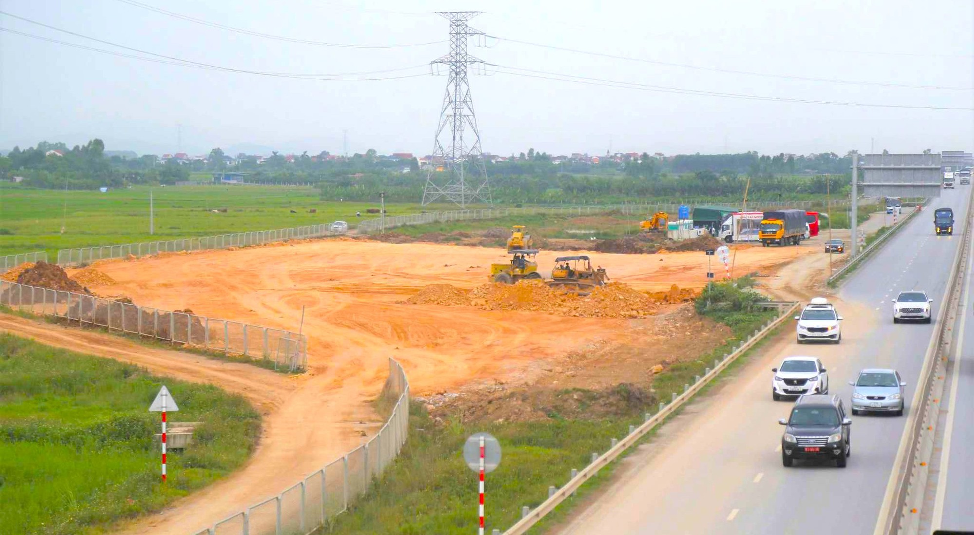 Lập kế hoạch thi c&ocirc;ng theo tuần, ho&agrave;n th&agrave;nh trạm dừng nghỉ cao tốc đ&uacute;ng tiến độ- Ảnh 2.