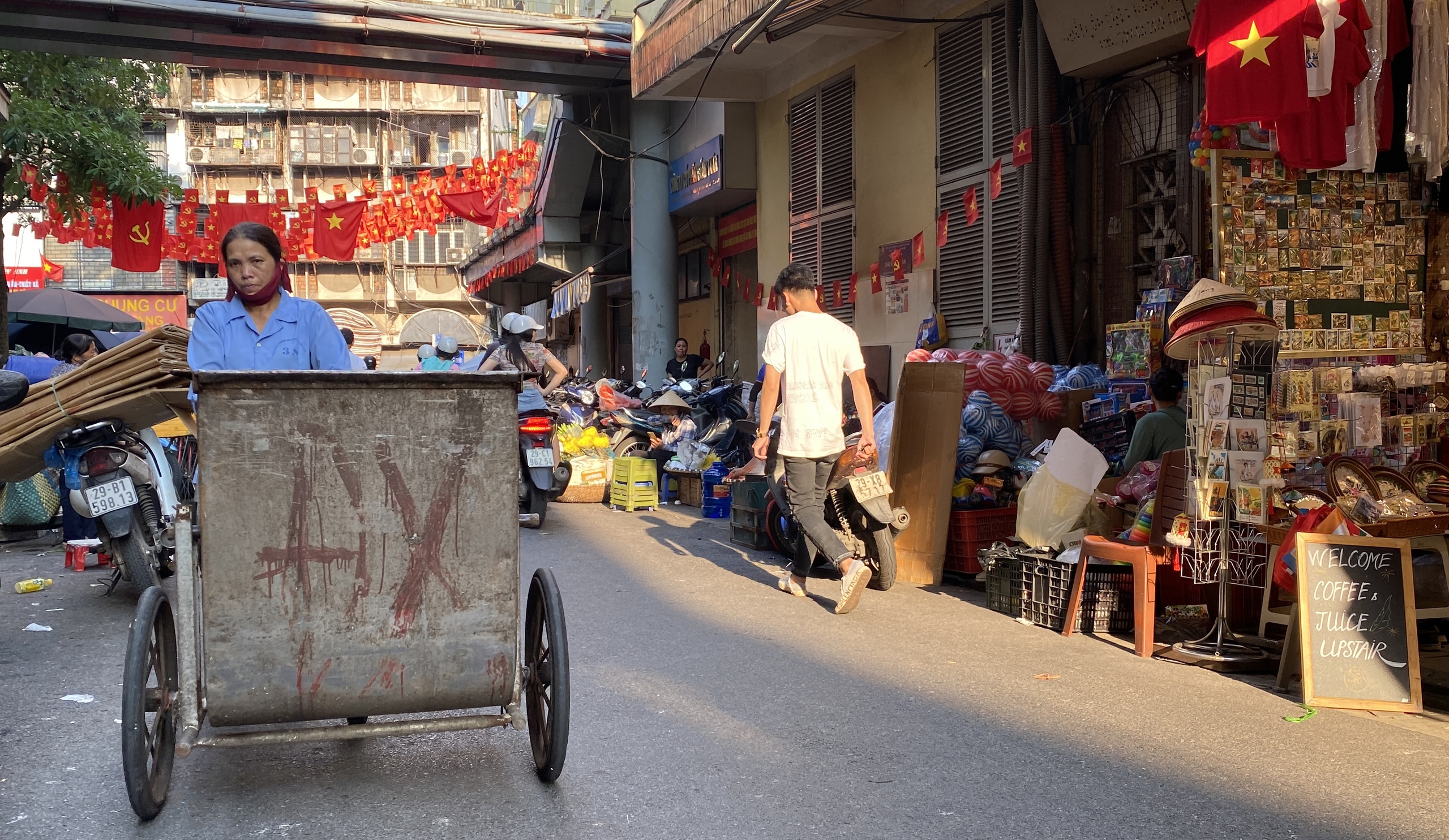 H&agrave; Nội: Chợ Đồng Xu&acirc;n - Từ kh&ocirc;ng gian k&yacute; ức tới "Chợ kh&ocirc;ng r&aacute;c thải"- Ảnh 15.