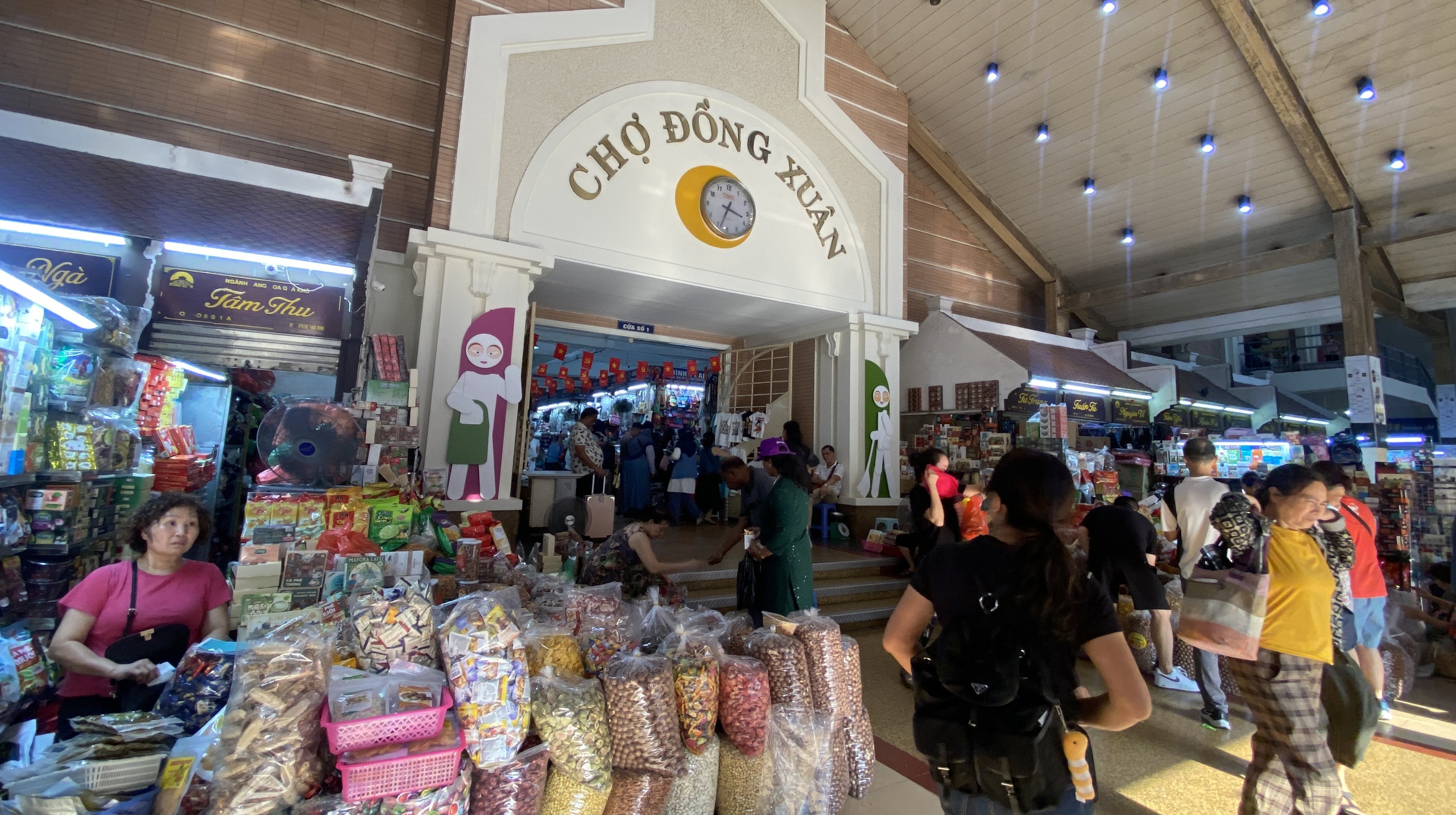 H&agrave; Nội: Chợ Đồng Xu&acirc;n - Từ kh&ocirc;ng gian k&yacute; ức tới "Chợ kh&ocirc;ng r&aacute;c thải"- Ảnh 2.
