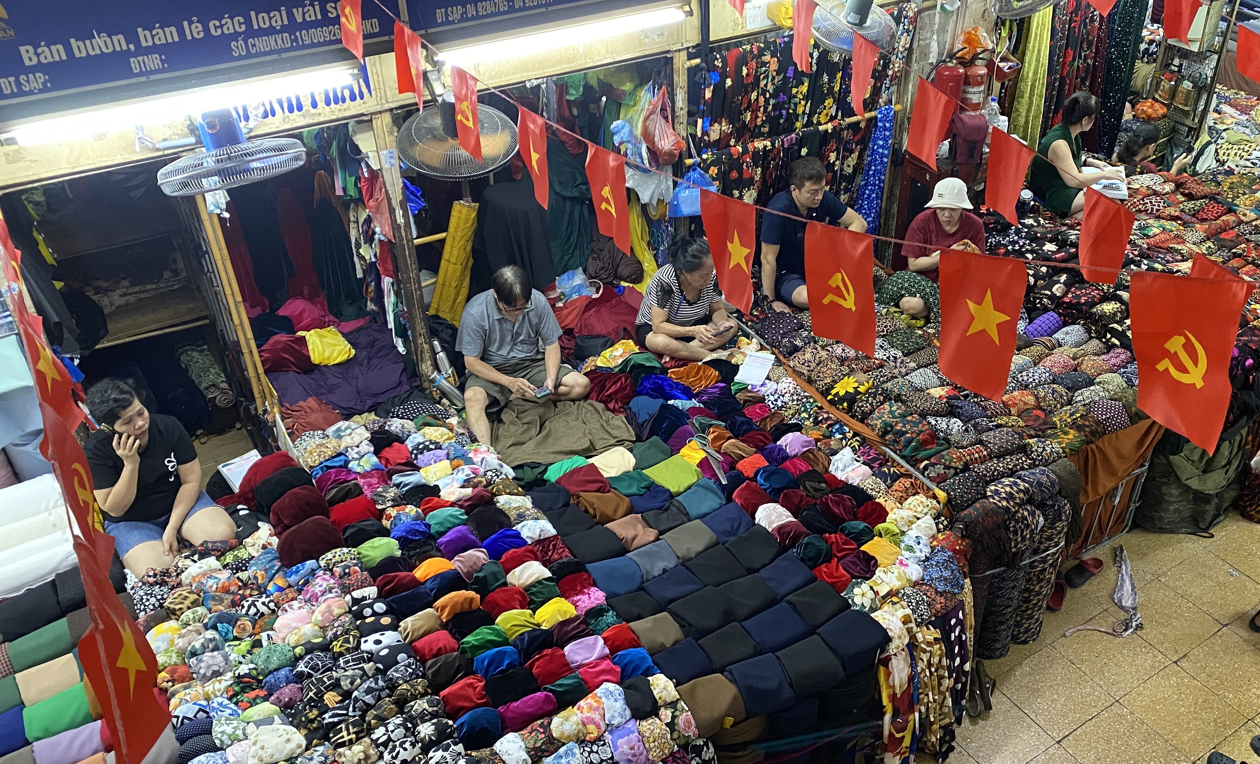 H&agrave; Nội: Chợ Đồng Xu&acirc;n - Từ kh&ocirc;ng gian k&yacute; ức tới "Chợ kh&ocirc;ng r&aacute;c thải"- Ảnh 6.