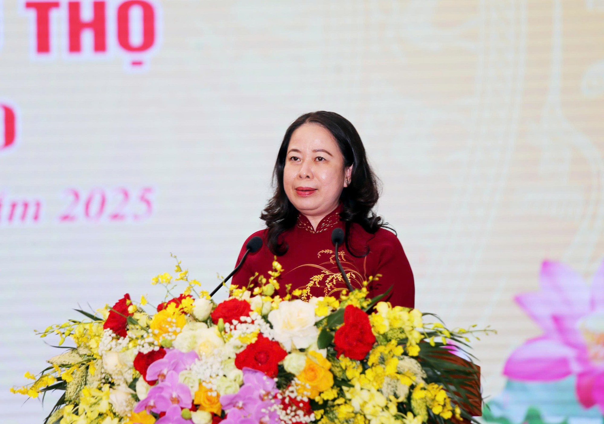 Ph&oacute; Chủ tịch nước V&otilde; Thị &Aacute;nh Xu&acirc;n: Kỳ vọng Ph&uacute; Thọ sẽ l&agrave; th&agrave;nh phố trực thuộc Trung ương- Ảnh 1.