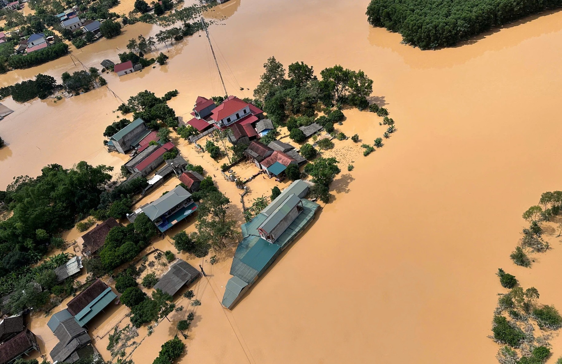 Gi&aacute;m s&aacute;t nguy cơ ngộ độc thực phẩm v&ugrave;ng lũ lụt- Ảnh 1.