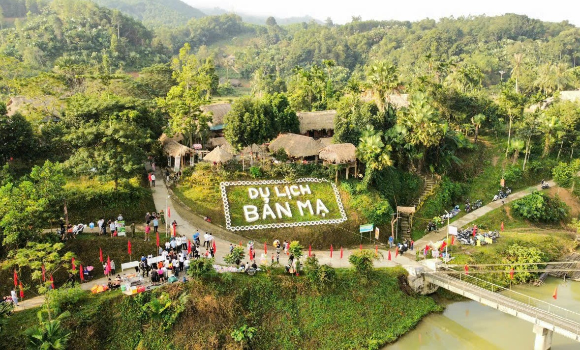Ng&agrave;nh du lịch Thanh H&oacute;a bứt ph&aacute; nhờ cơ sở hạ tầng được đầu tư đồng bộ- Ảnh 2.