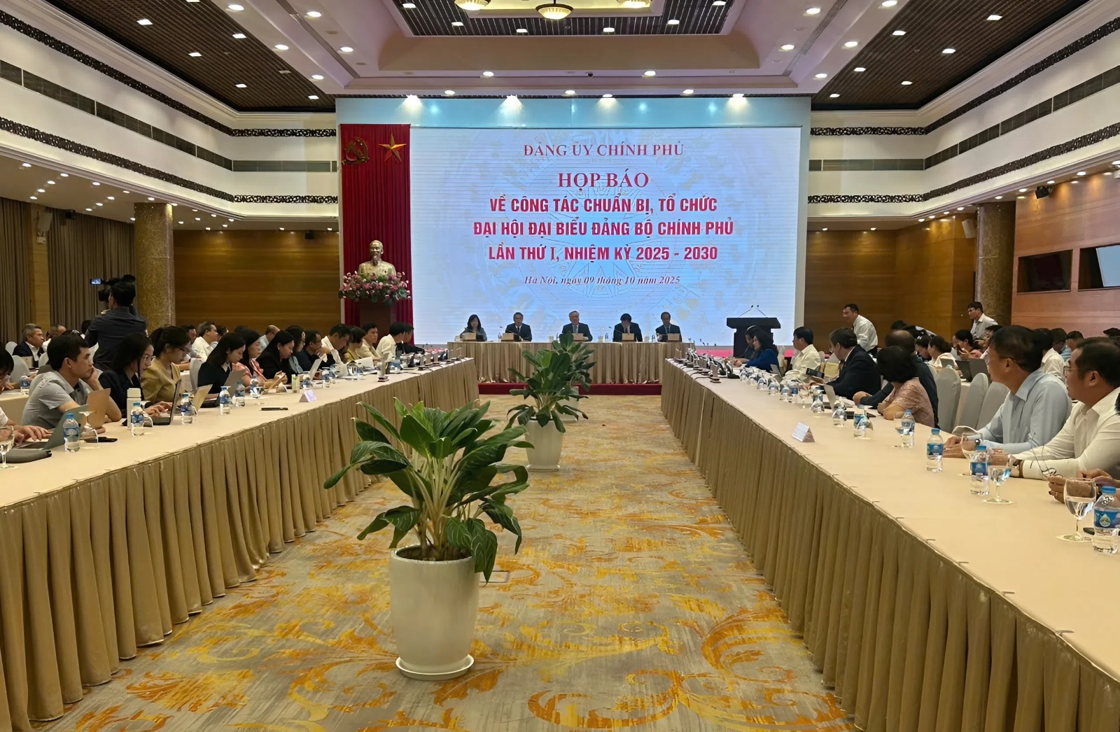 Thứ trưởng L&ecirc; Anh Tuấn: Nhiều b&agrave;i học từ kỳ t&iacute;ch ph&aacute;t triển hạ tầng giao th&ocirc;ng- Ảnh 2.