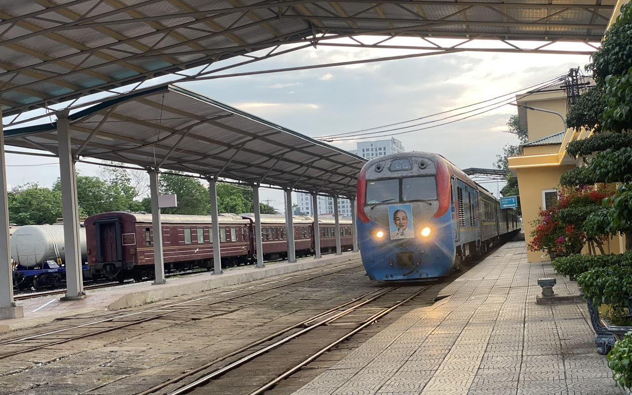 Hàng hóa qua cửa khẩu đường sắt Việt - Trung tăng trưởng vượt bậc- Ảnh 2. Hơn 8.000 hành khách đi tàu liên vận quốc tế Việt Nam - Trung Quốc