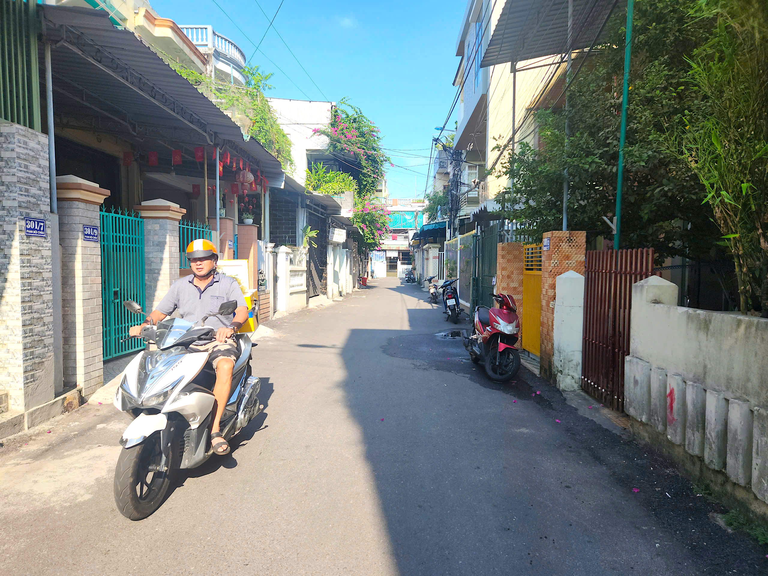 Quảng Ng&atilde;i: Ho&agrave;n th&agrave;nh n&acirc;ng cấp h&agrave;ng chục hẻm phố, người d&acirc;n phấn khởi- Ảnh 1.
