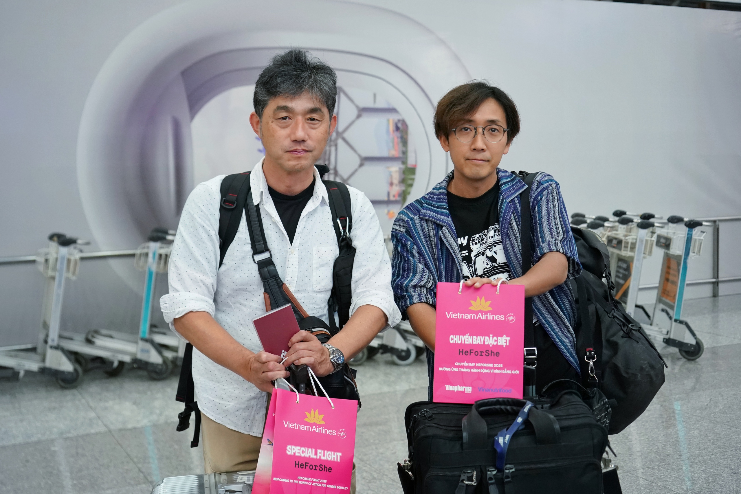 Chuyến bay sắc hồng lan tỏa th&ocirc;ng điệp b&igrave;nh đẳng giới- Ảnh 4.