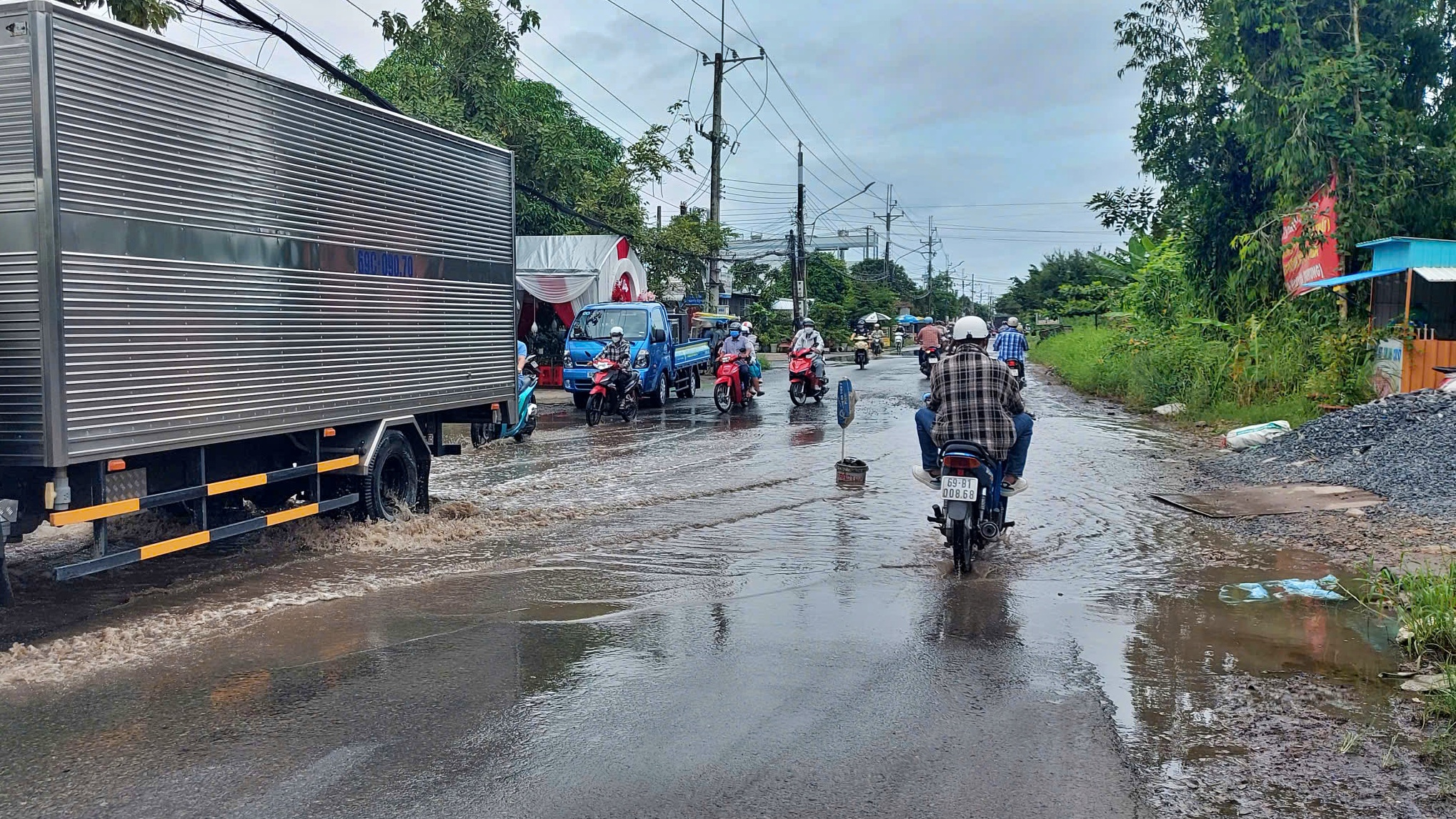 Khẩn trương sửa chữa tuyến đường Mậu Th&acirc;n bị xuống cấp ở C&agrave; Mau- Ảnh 6.
