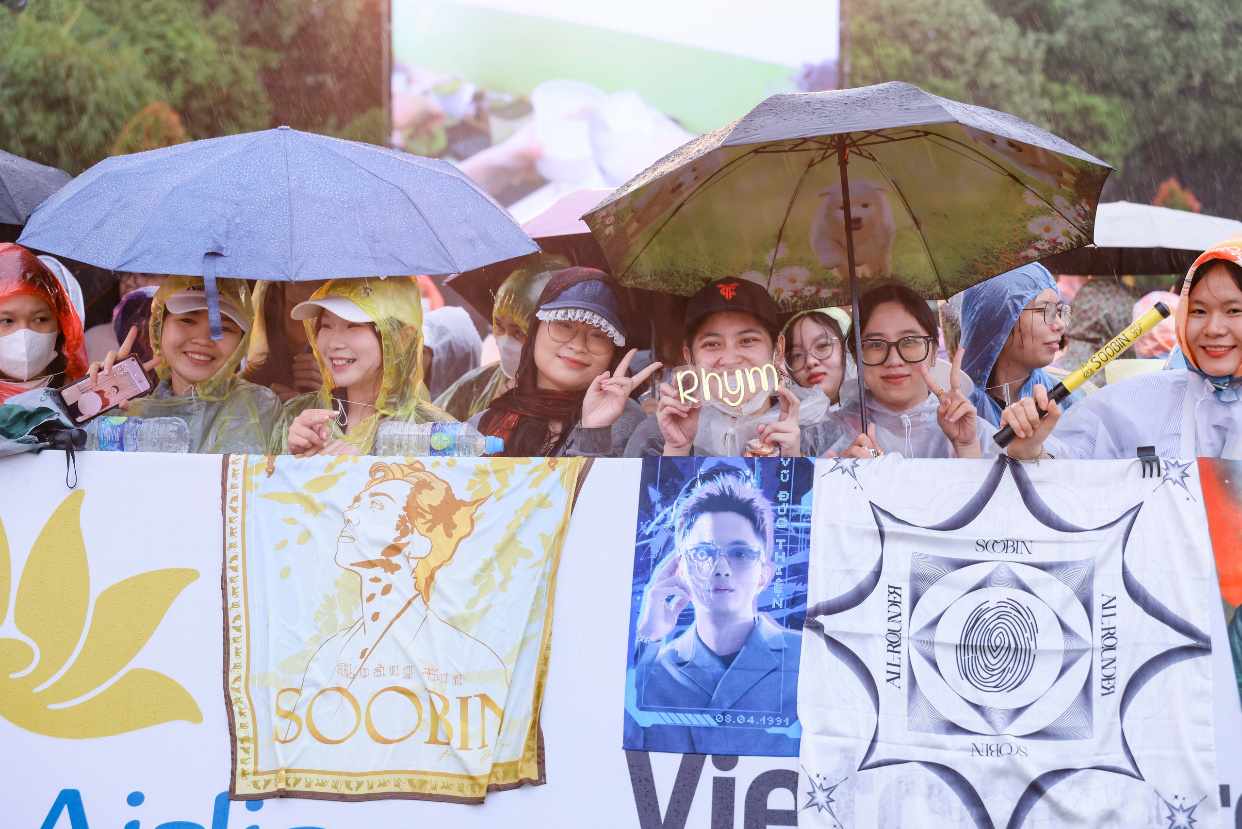 H&agrave;ng ngh&igrave;n kh&aacute;n giả đ&oacute;n b&igrave;nh minh c&ugrave;ng 5AM Concert- Ảnh 10.