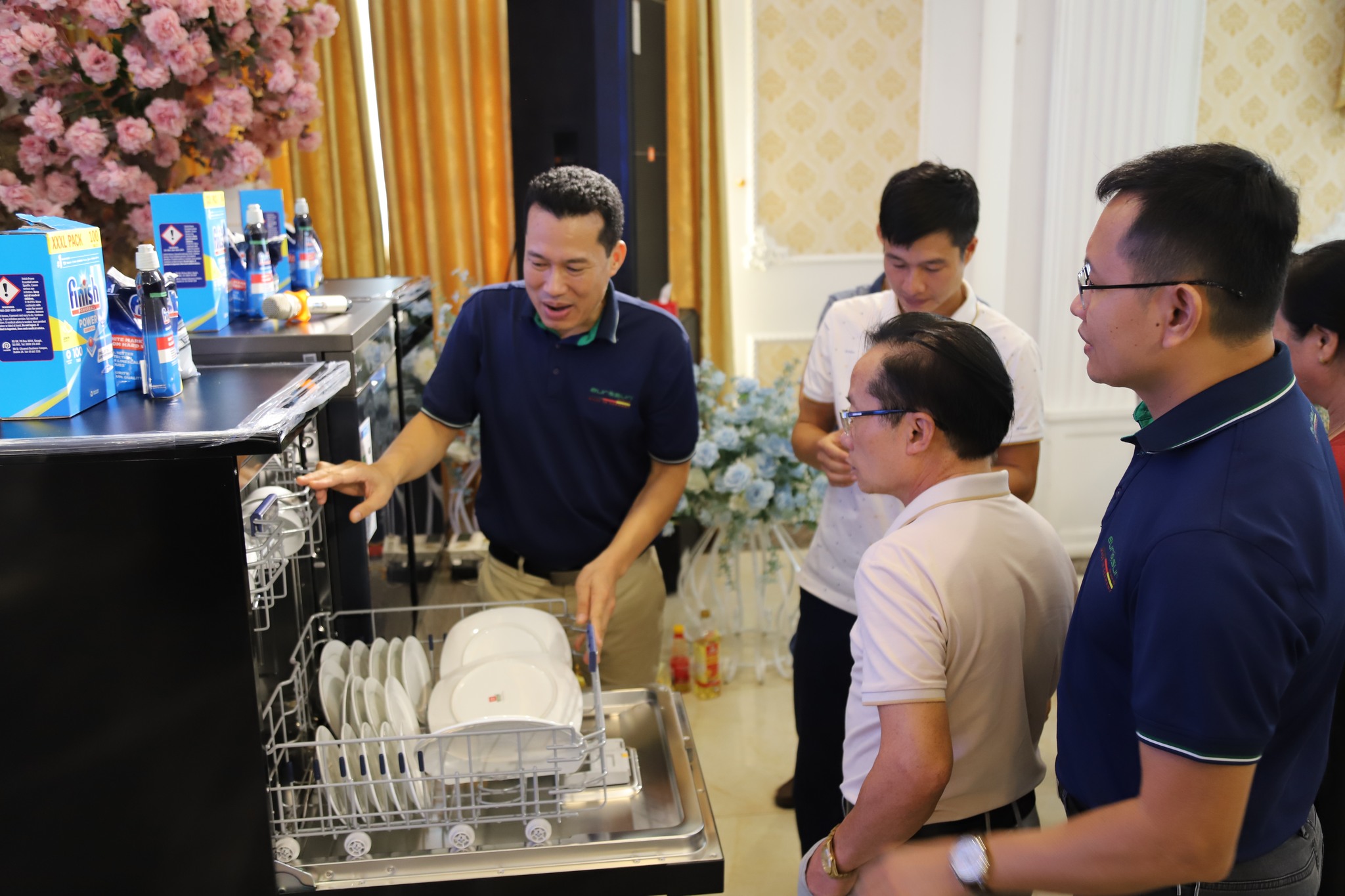 M&aacute;y rửa b&aacute;t, chọn sao cho "đ&aacute;ng đồng tiền b&aacute;t gạo"?- Ảnh 2.