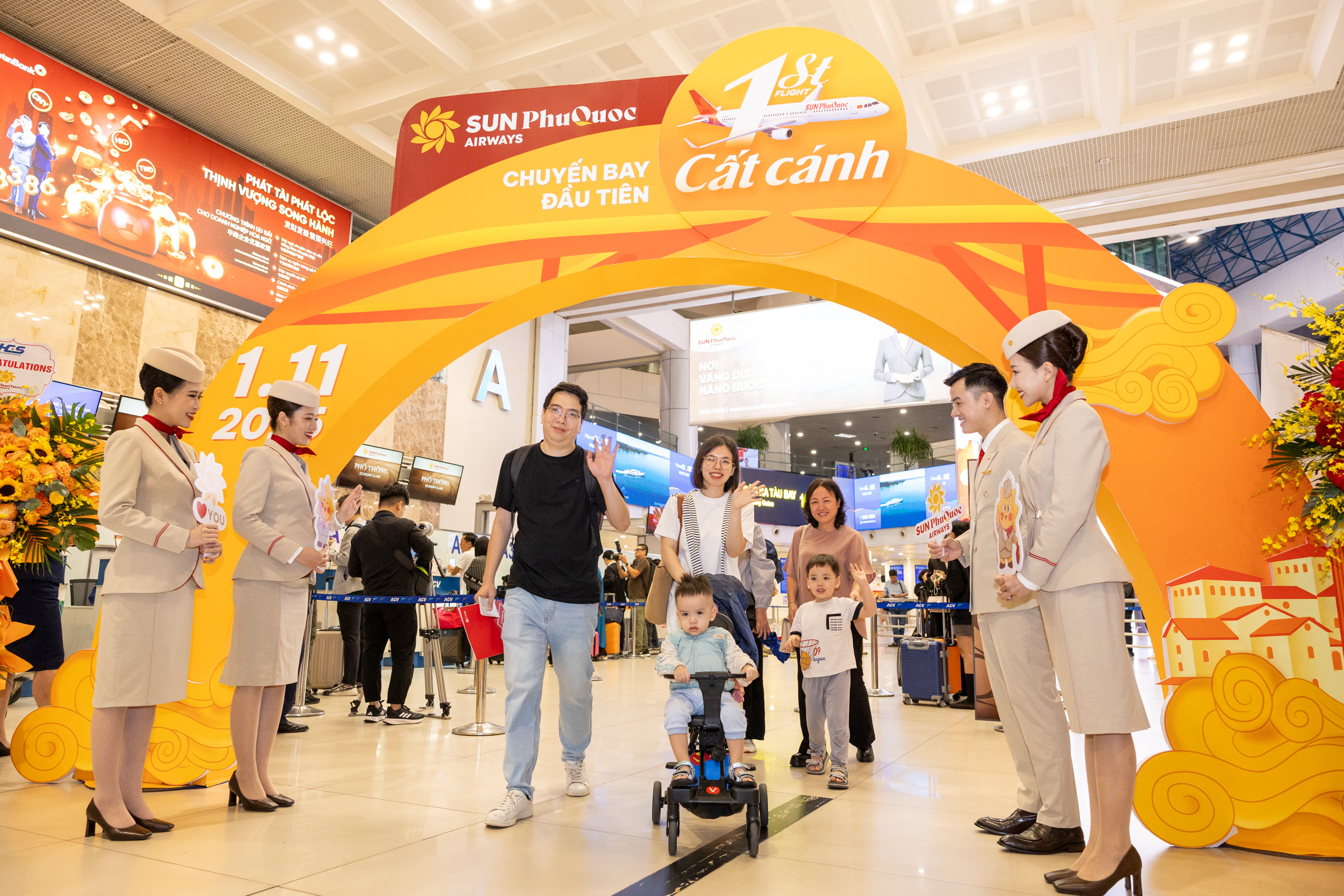 Chuyến bay đầu ti&ecirc;n của Sun PhuQuoc Airways ch&iacute;nh thức cất c&aacute;nh- Ảnh 1.