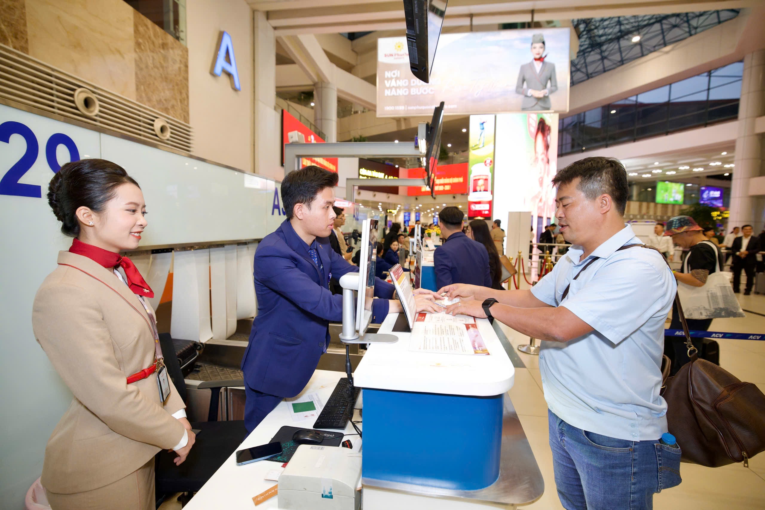 Chuyến bay đầu ti&ecirc;n của Sun PhuQuoc Airways ch&iacute;nh thức cất c&aacute;nh- Ảnh 2.