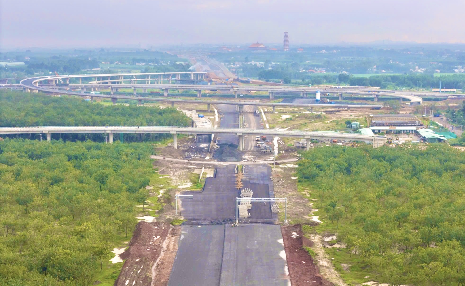 Bộ trưởng Trần Hồng Minh: Dốc to&agrave;n lực "trận đua cuối" th&ocirc;ng xe kỹ thuật cao tốc v&agrave;o 19/12- Ảnh 6.