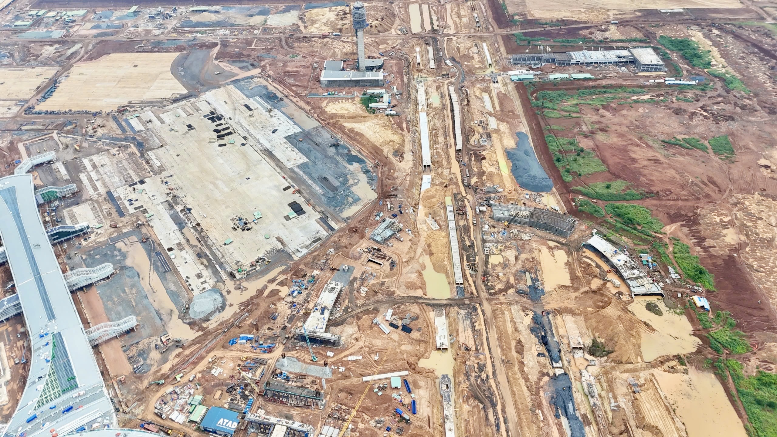 Bộ trưởng Trần Hồng Minh chỉ đạo "thi công sân bay Long Thành đến đâu, sạch đẹp đến đó"- Ảnh 10. Bộ trưởng Trần Hồng Minh chỉ đạo "thi công sân bay Long Thành đến đâu, sạch đẹp đến đó"- Ảnh 10.