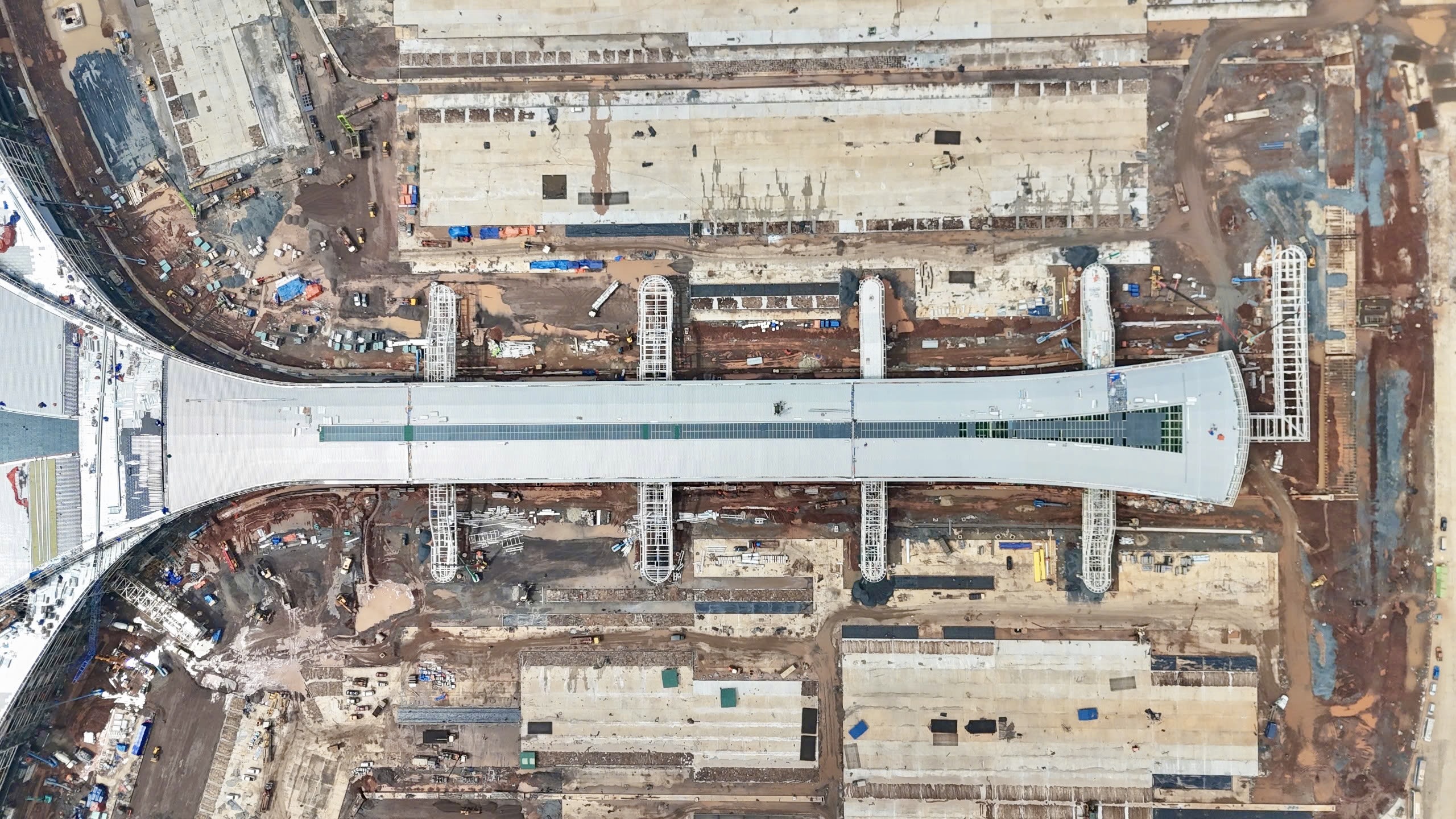 Bộ trưởng Trần Hồng Minh chỉ đạo "thi công sân bay Long Thành đến đâu, sạch đẹp đến đó"- Ảnh 4. Bộ trưởng Trần Hồng Minh chỉ đạo "thi công sân bay Long Thành đến đâu, sạch đẹp đến đó"- Ảnh 4.