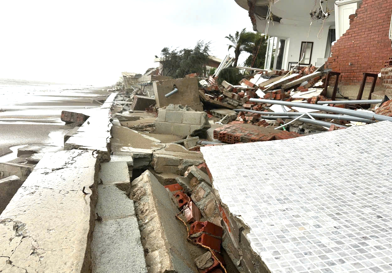 Hà Tĩnh: Cảnh báo những công trình ven biển thiếu sức chống chọi với bão- Ảnh 3. Hà Tĩnh: Cảnh báo những công trình ven biển thiếu sức chống chọi với bão- Ảnh 3.