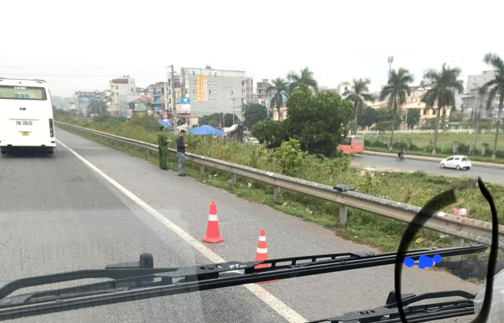 Truy t&igrave;m phương tiện li&ecirc;n quan vụ tai nạn chết người tr&ecirc;n cao tốc H&agrave; Nội - Bắc Giang- Ảnh 1.