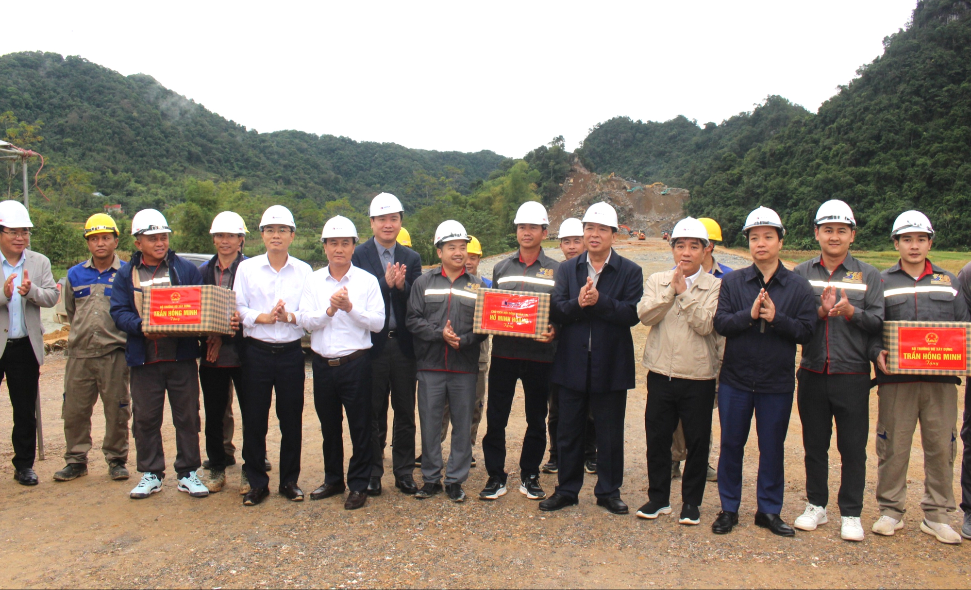 Khắc phục kh&oacute; khăn, th&ocirc;ng tuyến cao tốc tại Cao Bằng v&agrave; Lạng Sơn đ&uacute;ng hẹn 19/12- Ảnh 2.