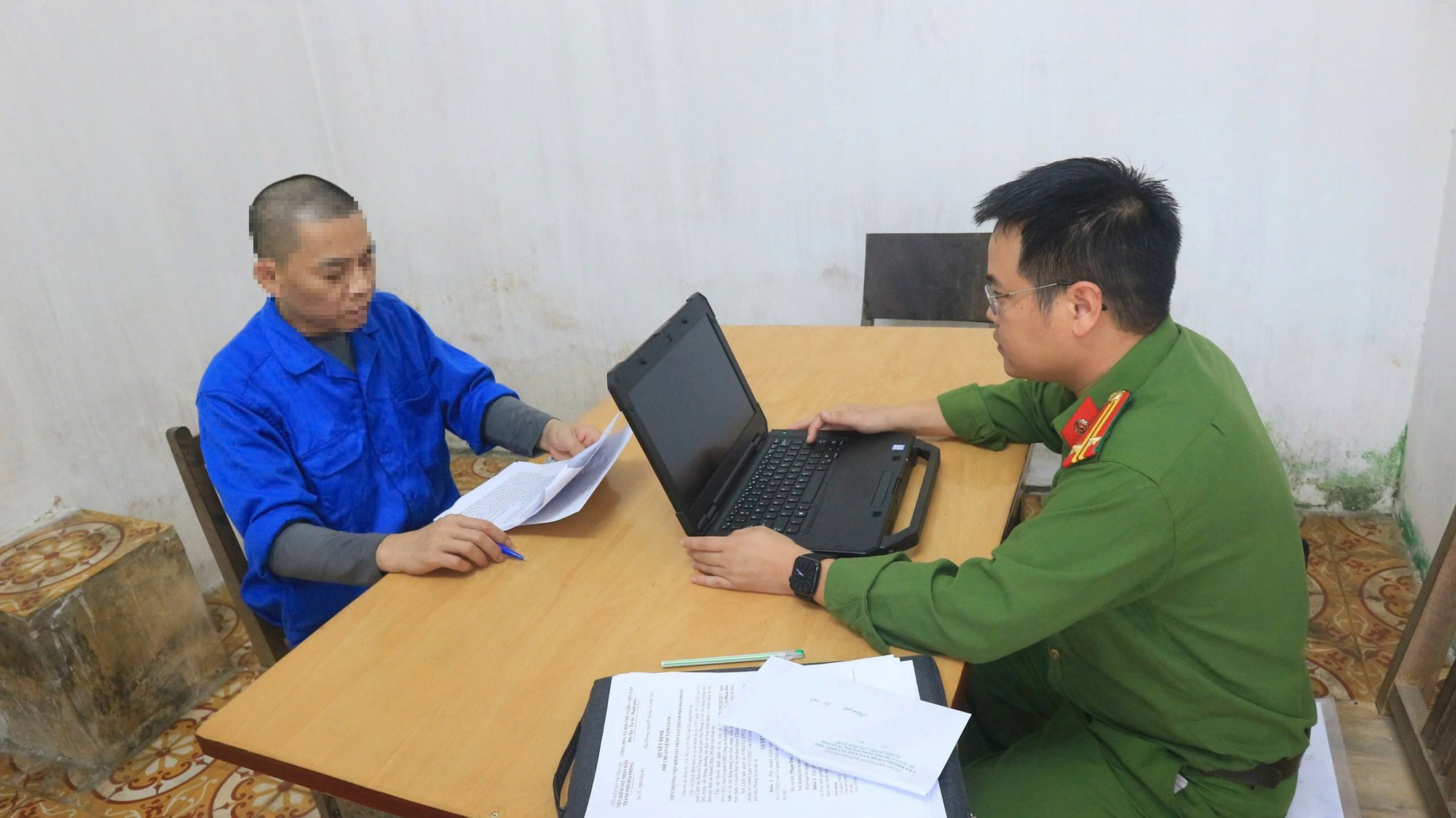 Khởi tố nh&oacute;m đối tượng lừa 400 nh&agrave; đầu tư, chiếm đoạt gần 10 tỷ đồng từ dự &aacute;n tiền ảo- Ảnh 1.