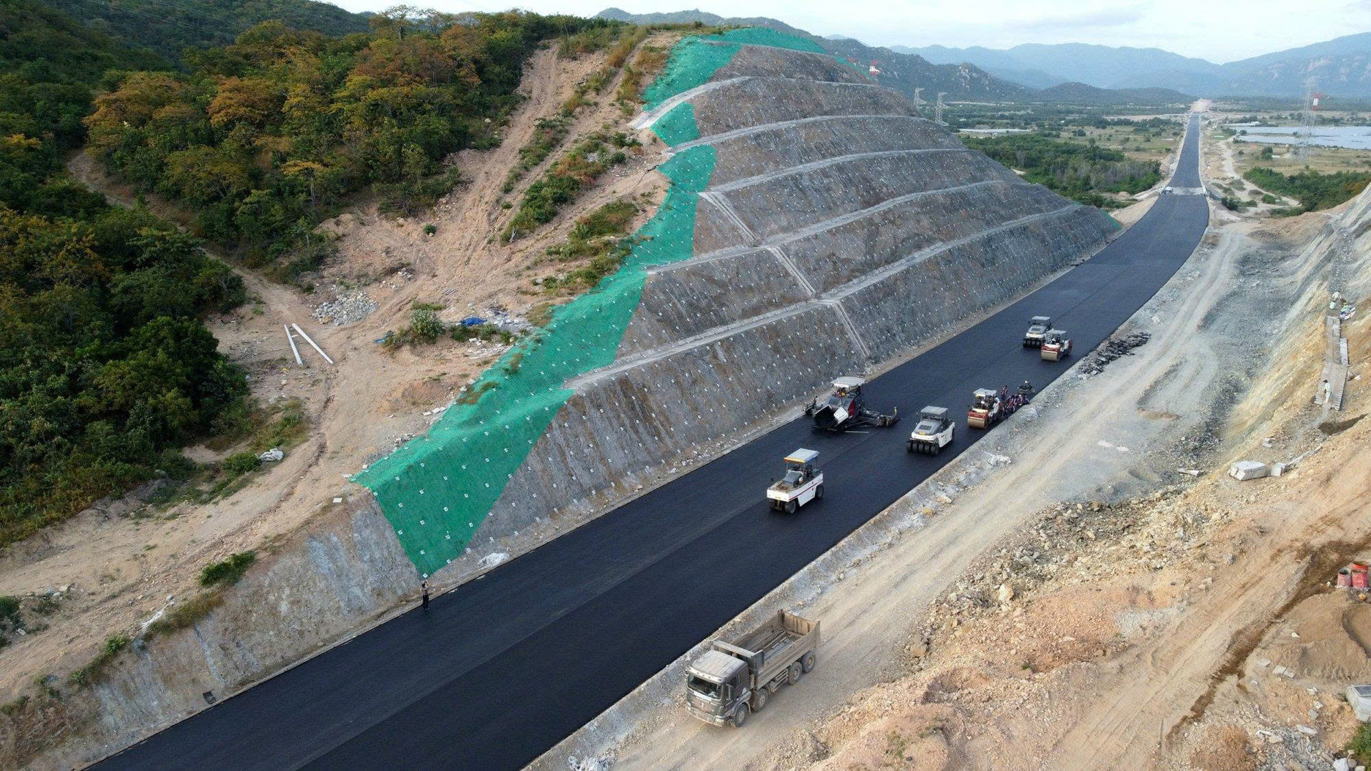 Đề xuất tăng h&agrave;ng loạt mức phạt vi phạm h&agrave;nh ch&iacute;nh trong hoạt động đường bộ- Ảnh 1.