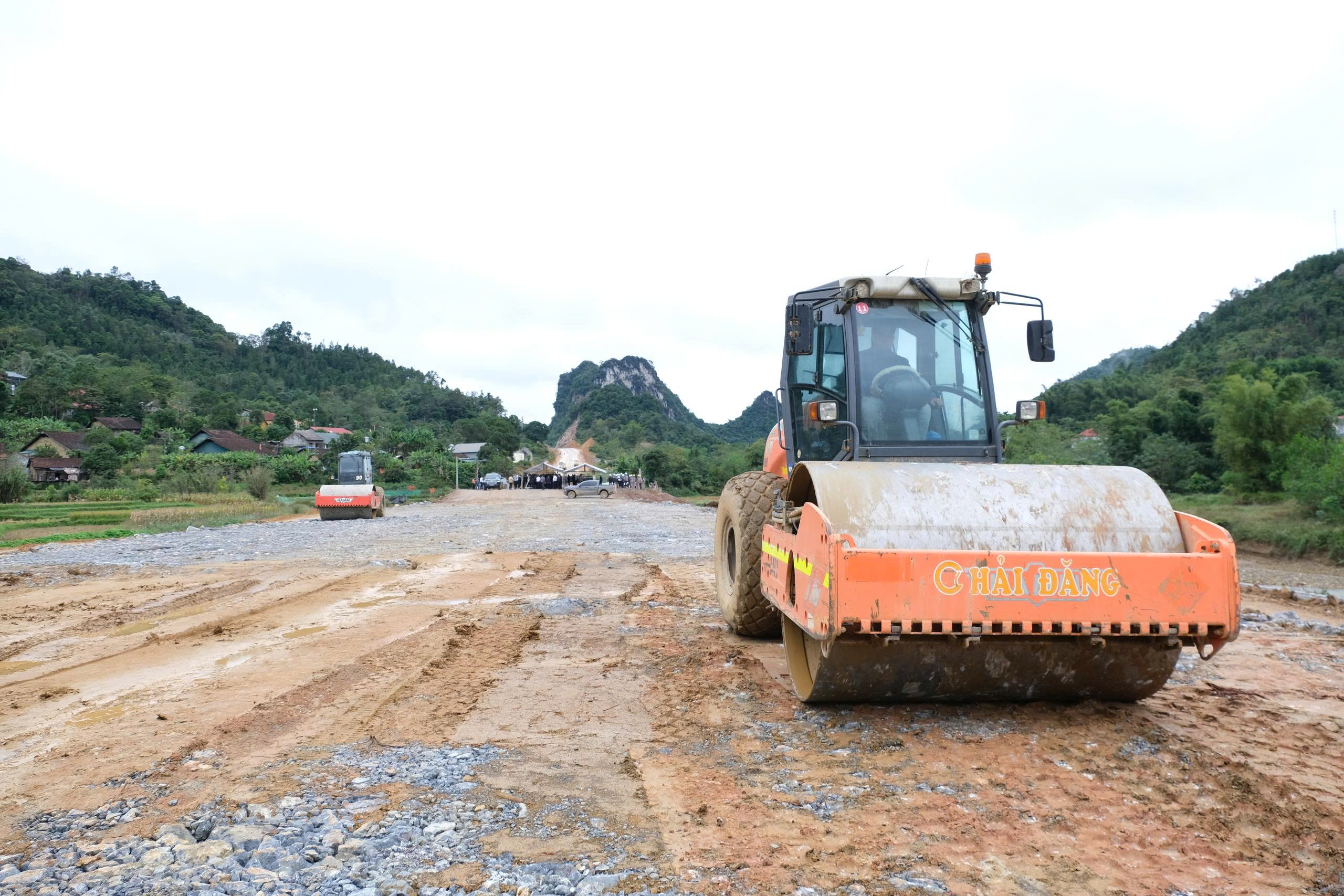 Khắc phục kh&oacute; khăn, th&ocirc;ng tuyến cao tốc tại Cao Bằng v&agrave; Lạng Sơn đ&uacute;ng hẹn 19/12- Ảnh 7.
