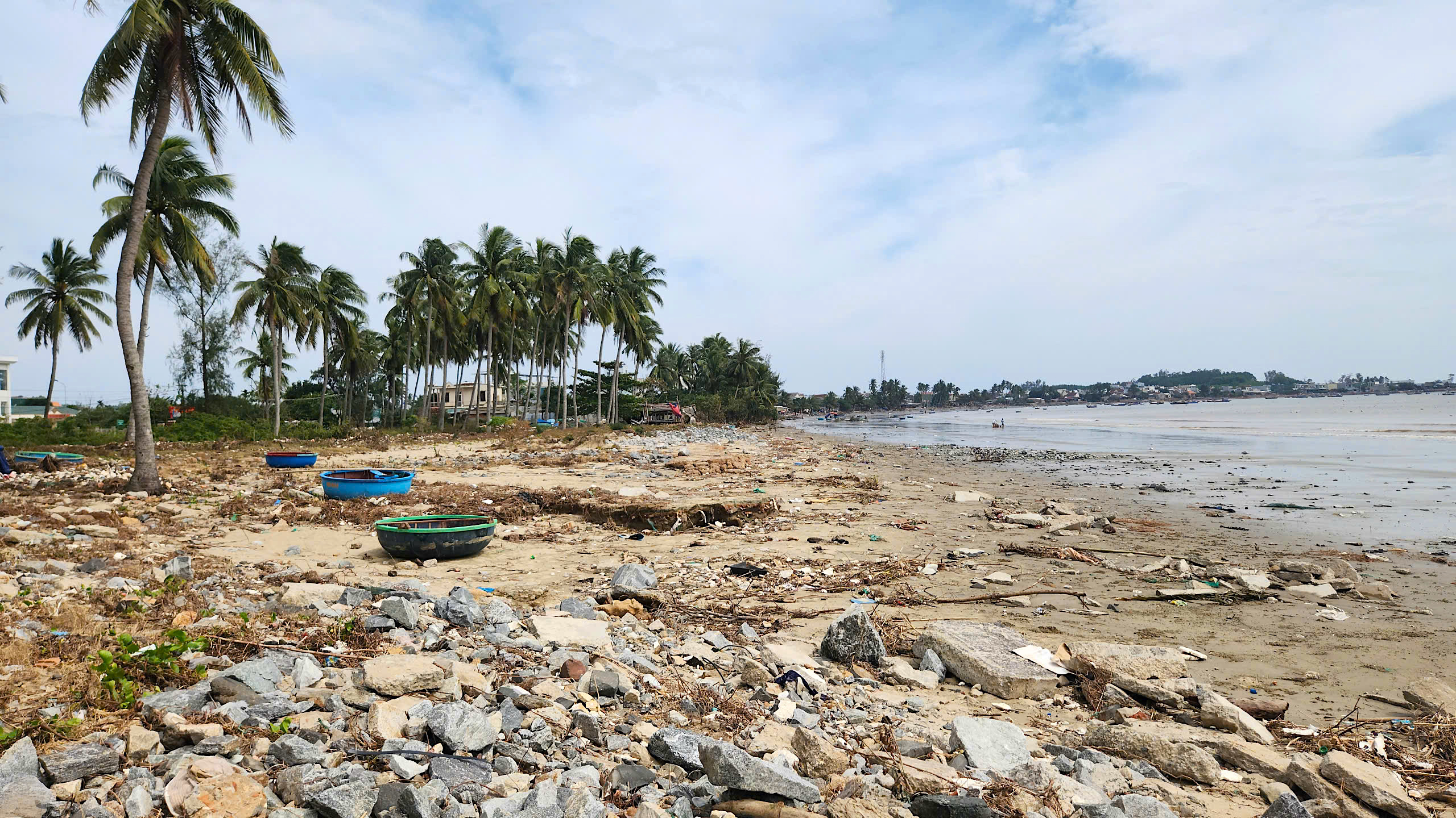 K&egrave; biển gi&uacute;p người d&acirc;n Quảng Ng&atilde;i chống chọi với những con s&oacute;ng dữ- Ảnh 1.