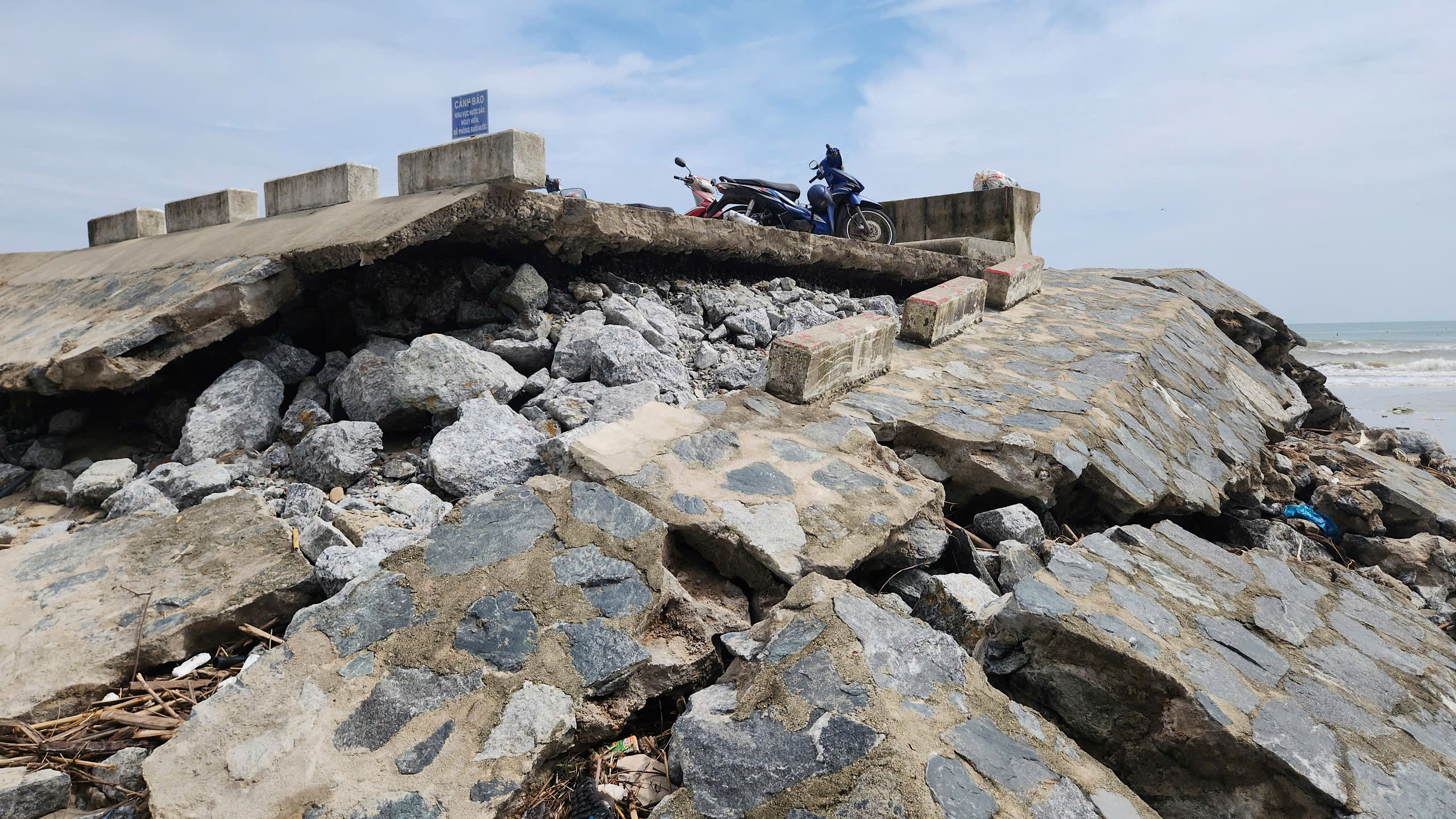 K&egrave; biển gi&uacute;p người d&acirc;n Quảng Ng&atilde;i chống chọi với những con s&oacute;ng dữ- Ảnh 8.