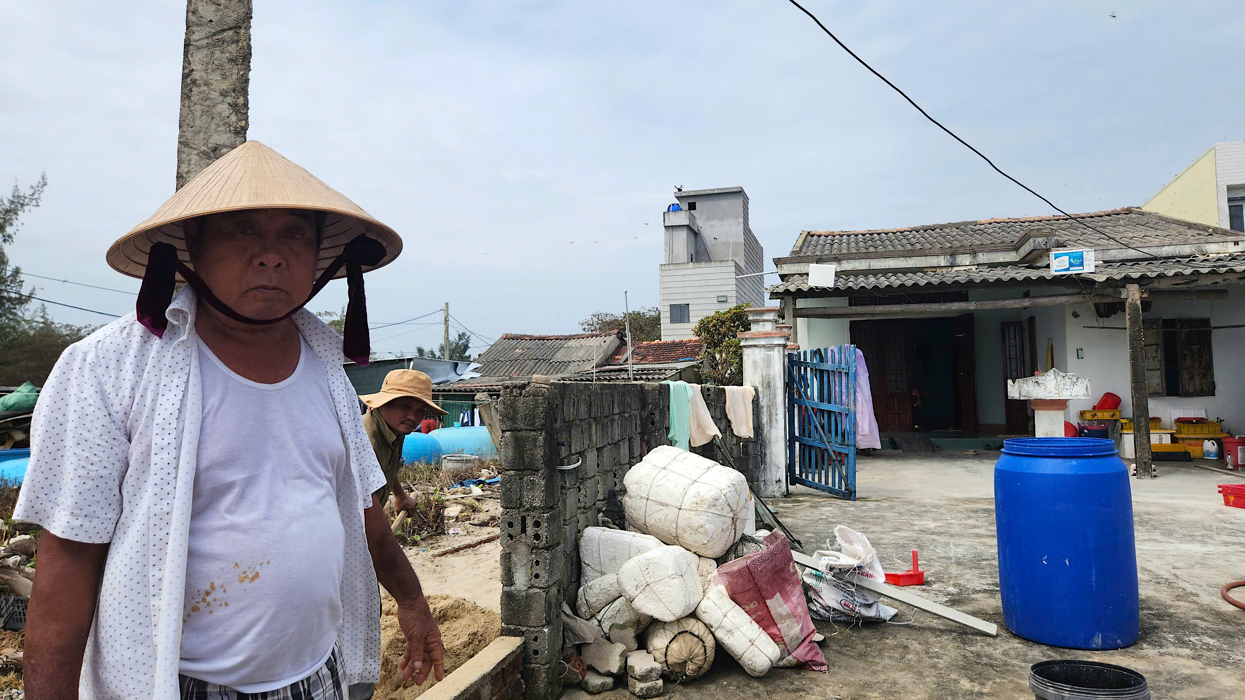 K&egrave; biển gi&uacute;p người d&acirc;n Quảng Ng&atilde;i chống chọi với những con s&oacute;ng dữ- Ảnh 4.