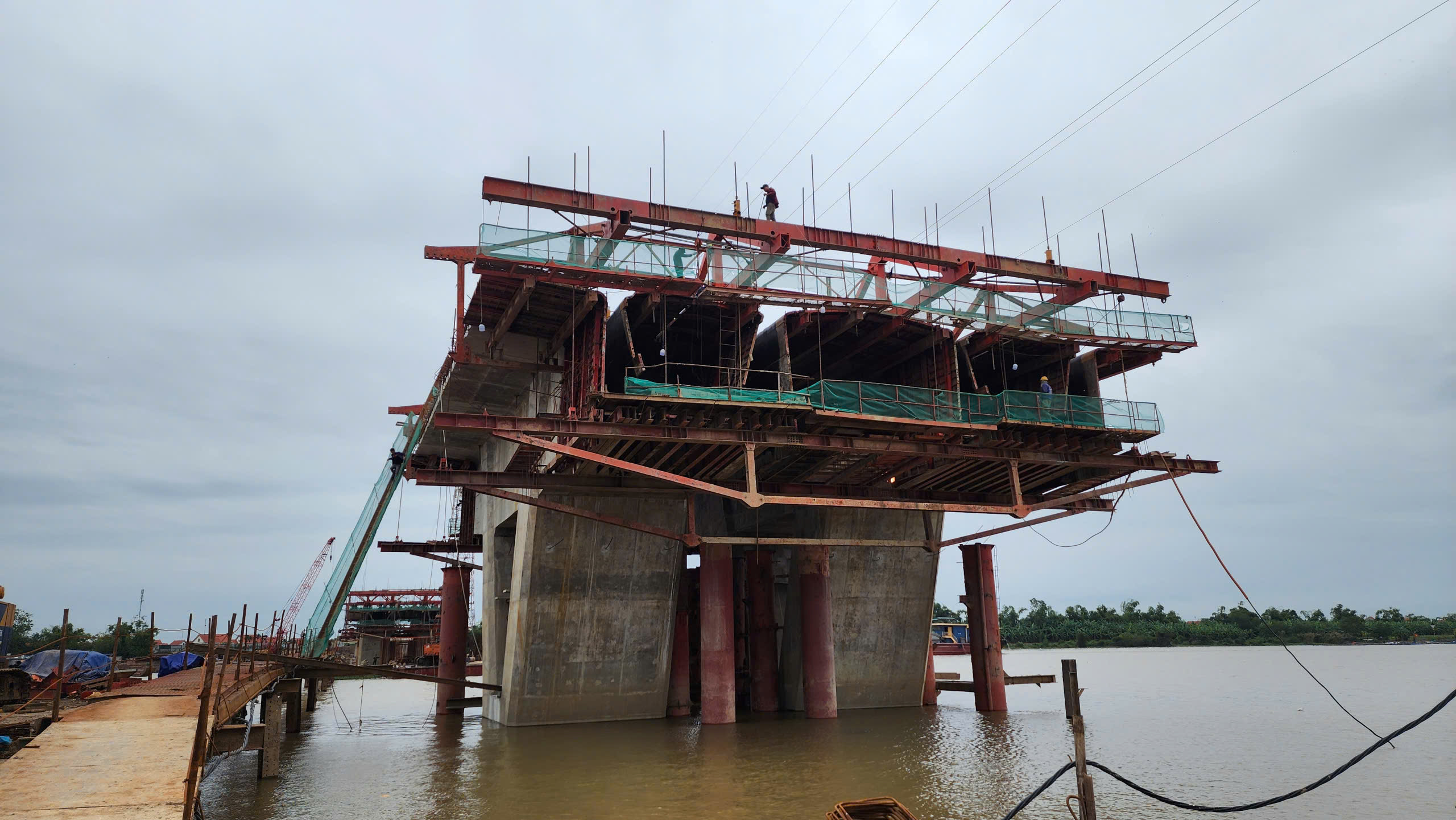 Sau chỉ đạo của Chủ tịch tỉnh Bắc Ninh, cầu gần 2.200 tỷ đồng thi c&ocirc;ng ra sao?- Ảnh 23.