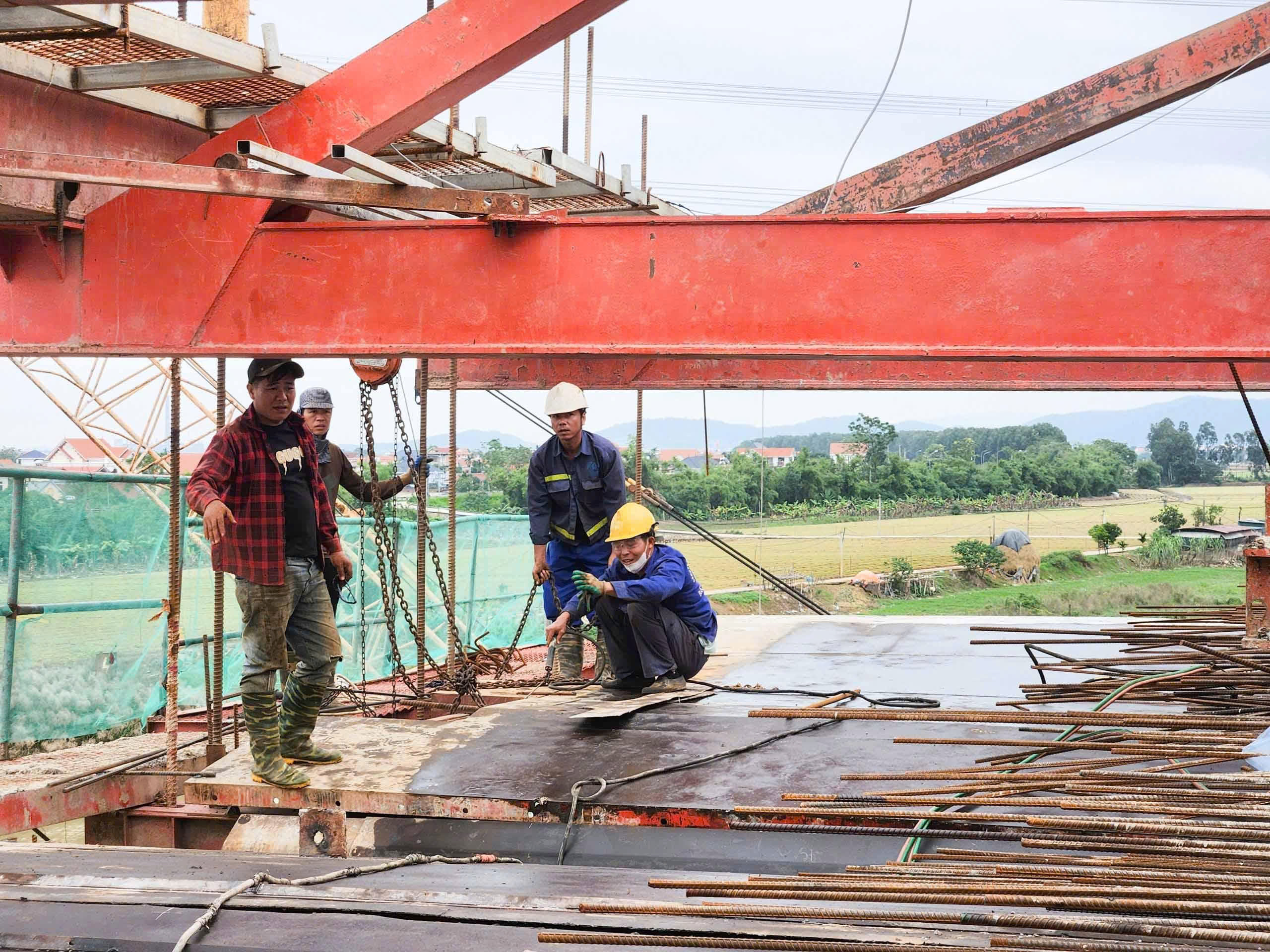 Sau chỉ đạo của Chủ tịch tỉnh Bắc Ninh, cầu gần 2.200 tỷ đồng thi c&ocirc;ng ra sao?- Ảnh 3.