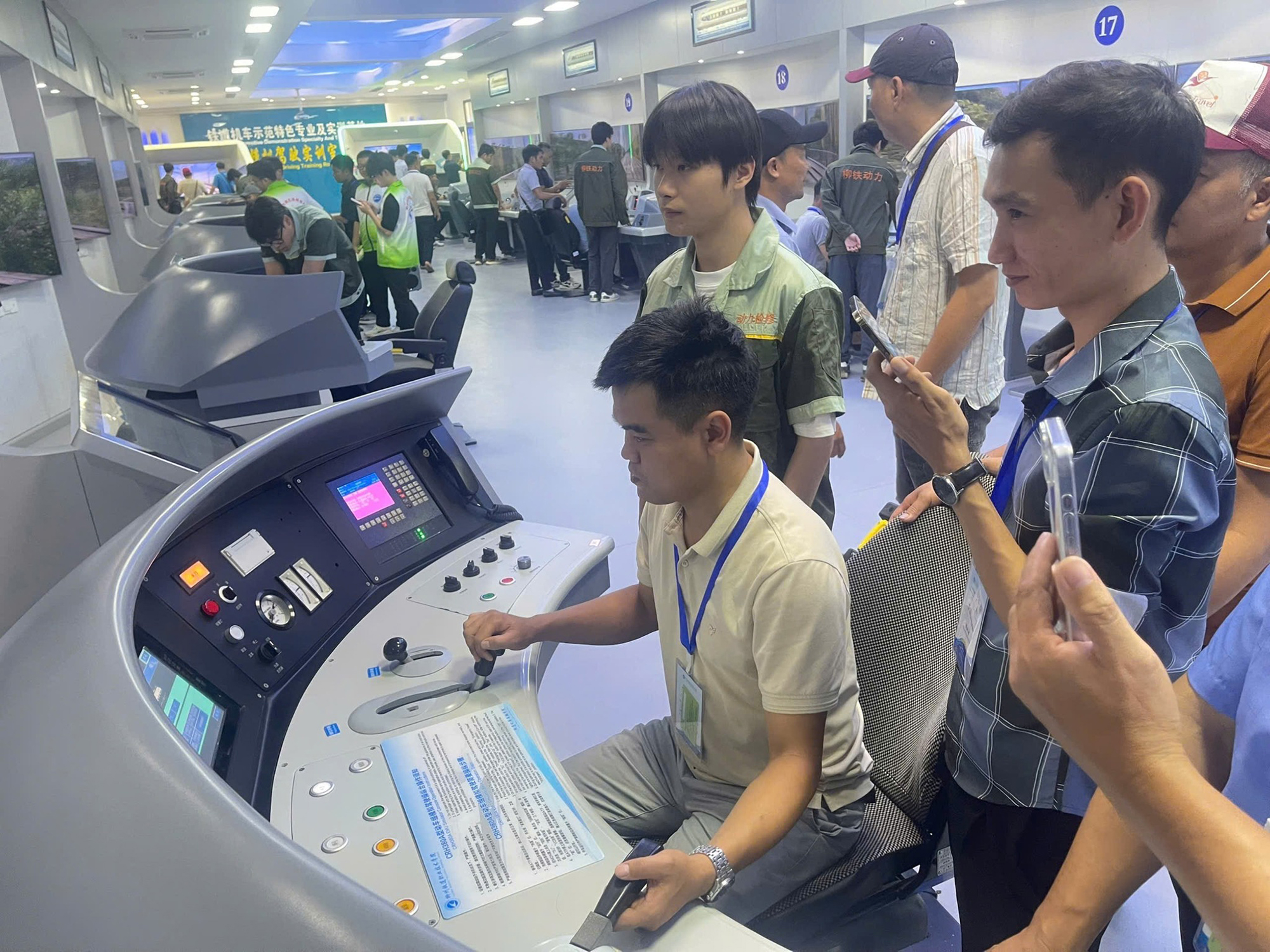 Huy động tổng lực đ&agrave;o tạo hơn 260 ngh&igrave;n nh&acirc;n lực đường sắt- Ảnh 2.
