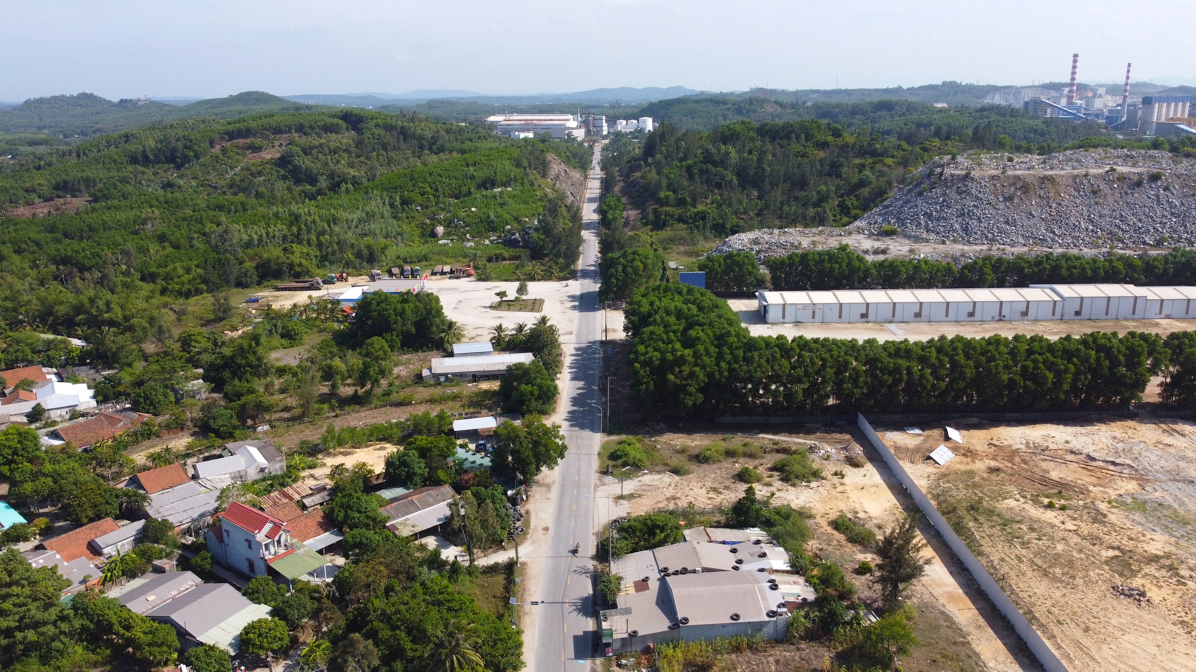 Quảng Ng&atilde;i giao hơn 110.000m2 đất để x&acirc;y nh&agrave; m&aacute;y sản xuất ray đường sắt tốc độ cao- Ảnh 4.