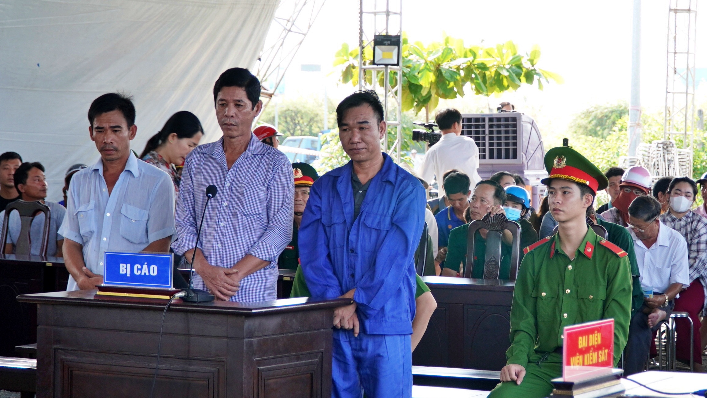 C&agrave; Mau xử nghi&ecirc;m c&aacute;c vụ tổ chức xuất cảnh v&agrave; vận chuyển h&agrave;ng h&oacute;a tr&aacute;i ph&eacute;p- Ảnh 1.