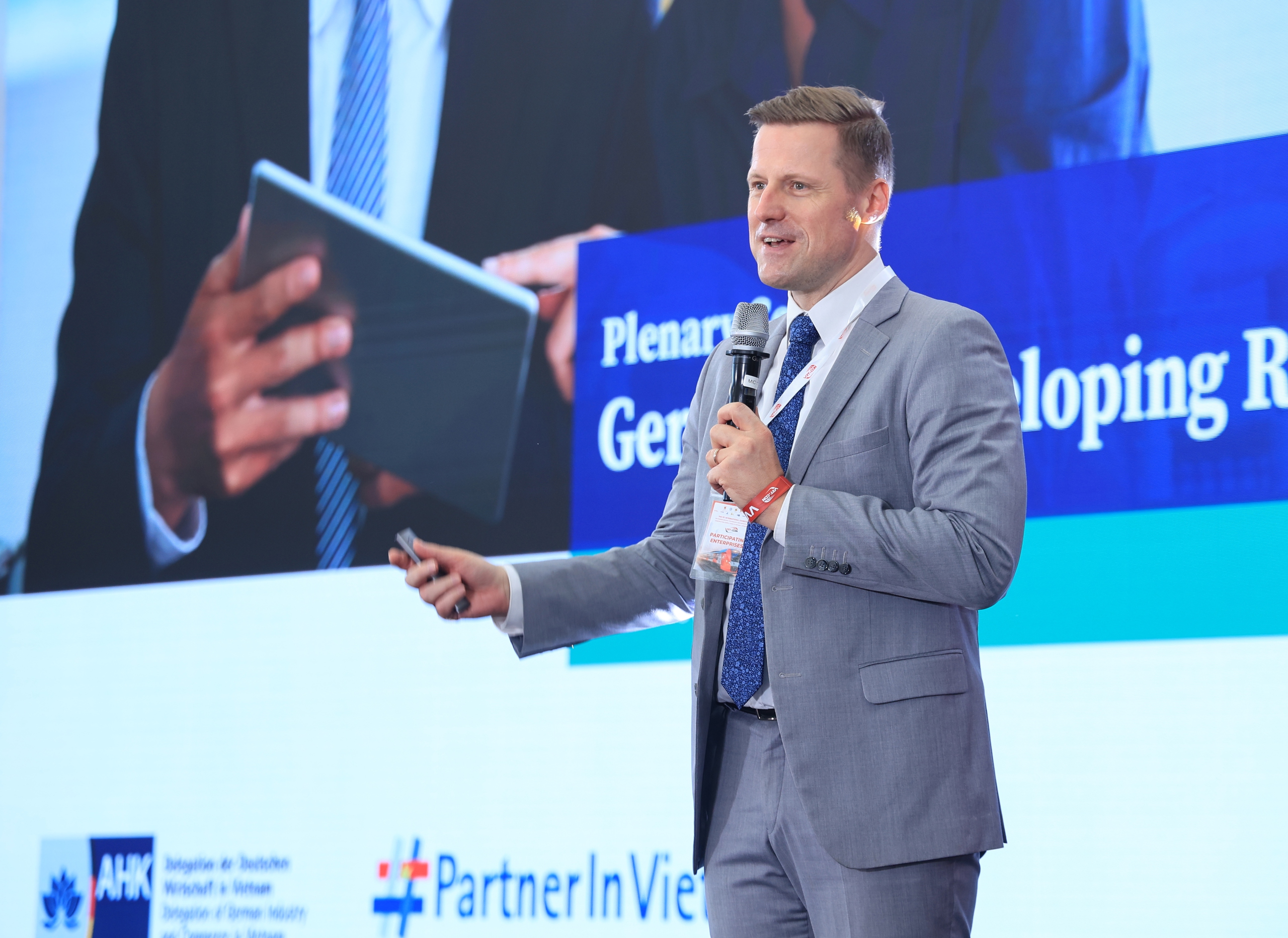 Rộng mở cơ hội hợp t&aacute;c, chuyển giao c&ocirc;ng nghệ ph&aacute;t triển đường sắt Việt Nam- Ảnh 2.