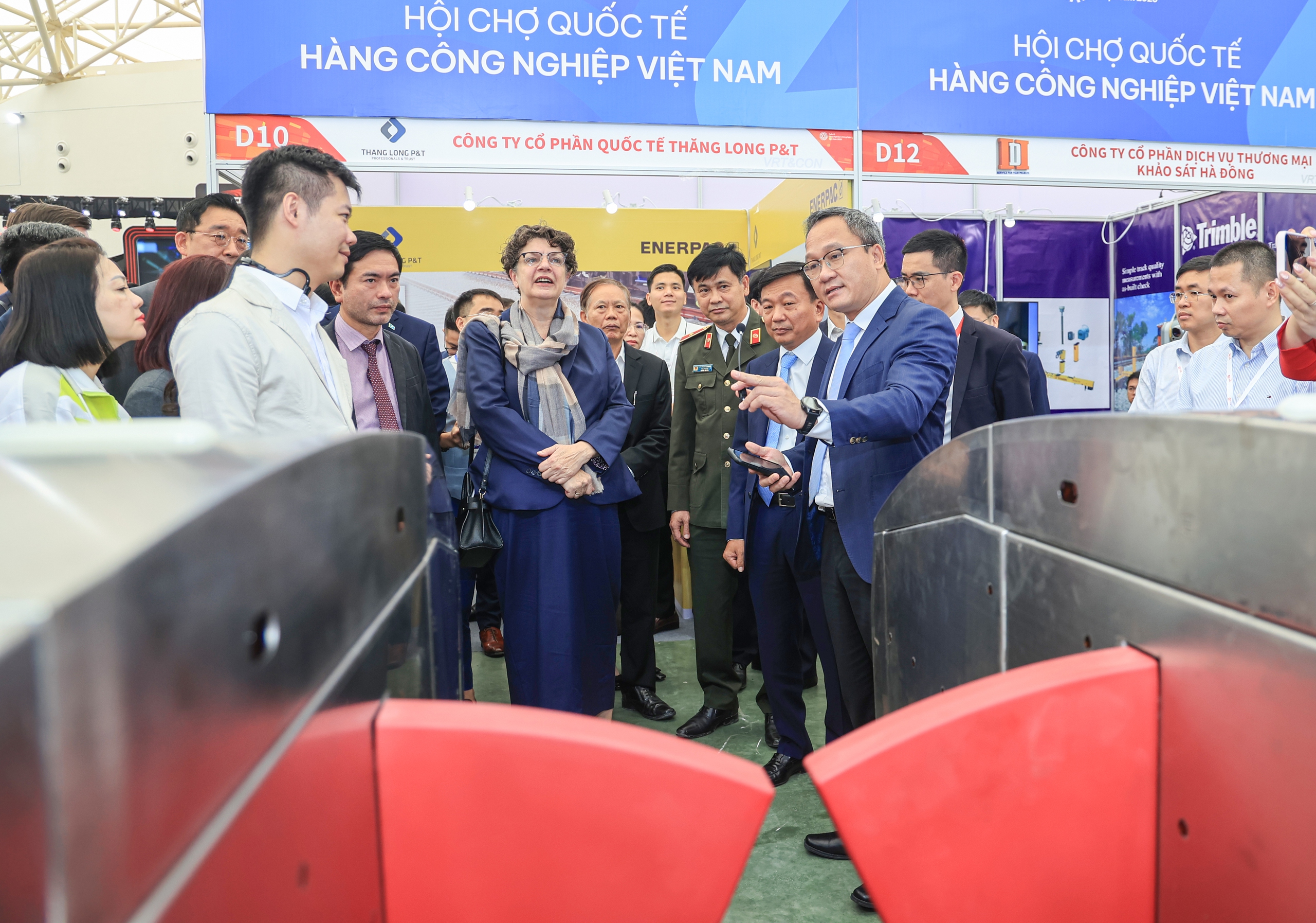 To&agrave;n cảnh triển l&atilde;m quốc tế về c&ocirc;ng nghệ đường sắt- Ảnh 3.