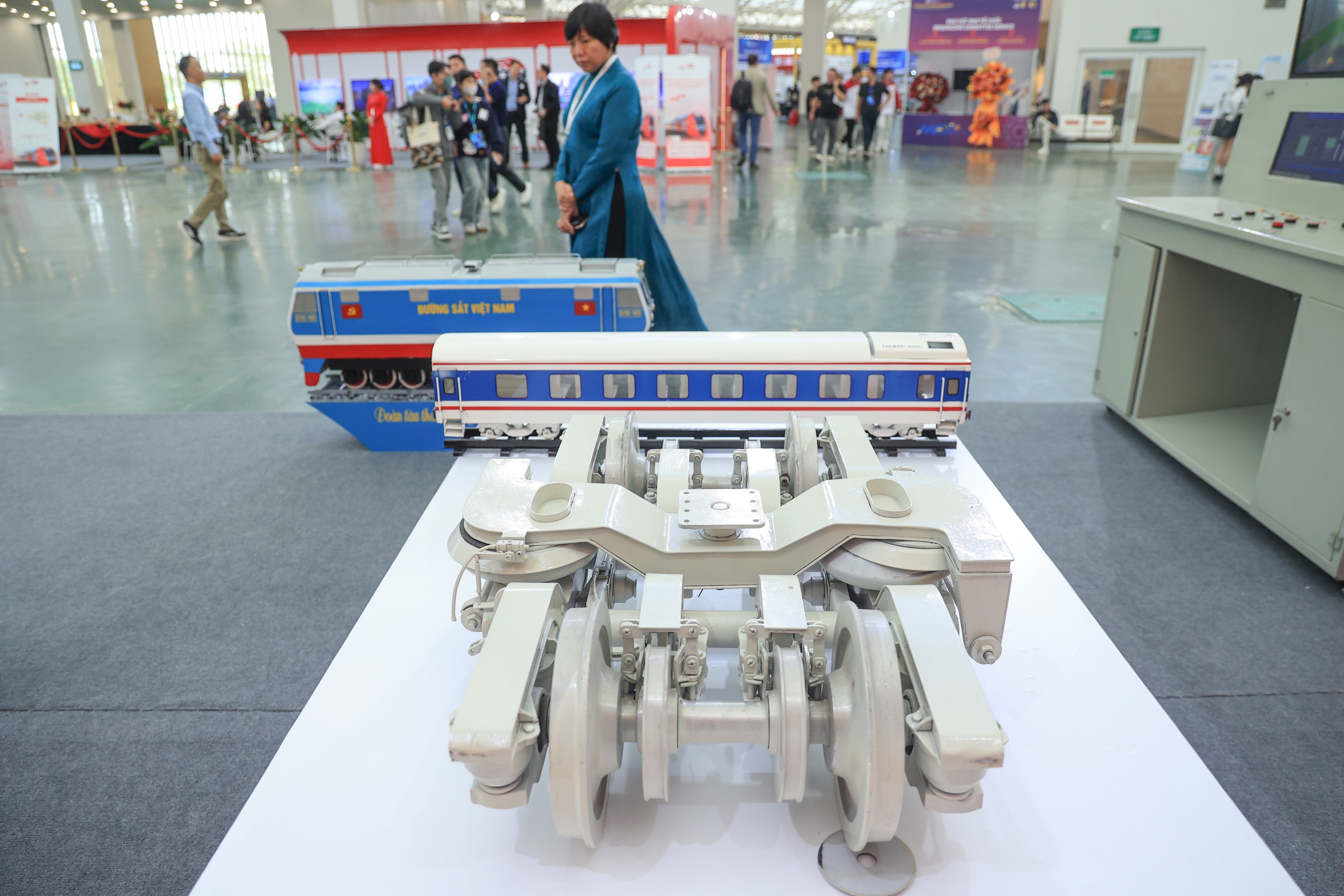 To&agrave;n cảnh triển l&atilde;m quốc tế về c&ocirc;ng nghệ đường sắt- Ảnh 7.