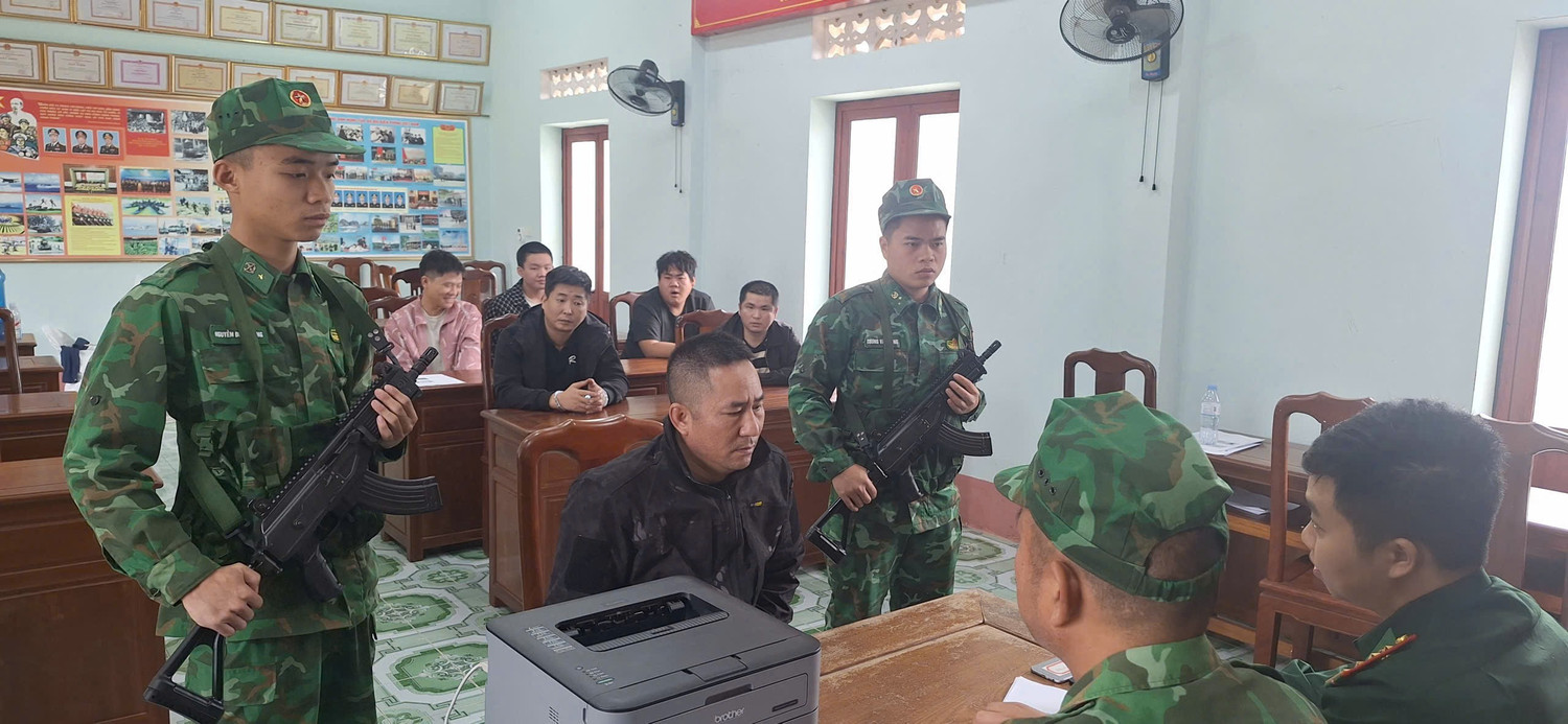 Quảng Ninh: 11 người nước ngo&agrave;i vượt bi&ecirc;n bằng đường biển bị khởi tố- Ảnh 2.