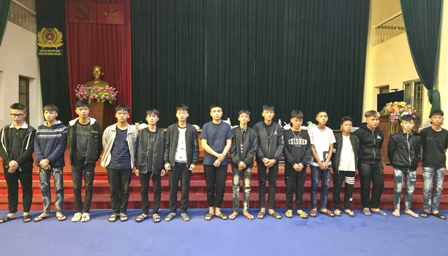 Bắt nhóm quái xế cầm hung khí diễu phố ở Bắc Ninh- Ảnh 1. Bắt nhóm quái xế cầm hung khí diễu phố ở Bắc Ninh- Ảnh 1.