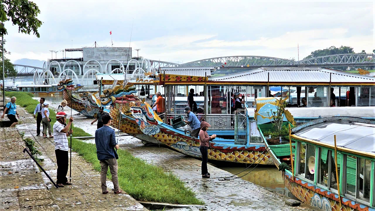 Huế &aacute;p dụng Luật Giao th&ocirc;ng đường thủy nội địa: Nhiều chuyển biến, cần khắc phục tồn tại- Ảnh 1.