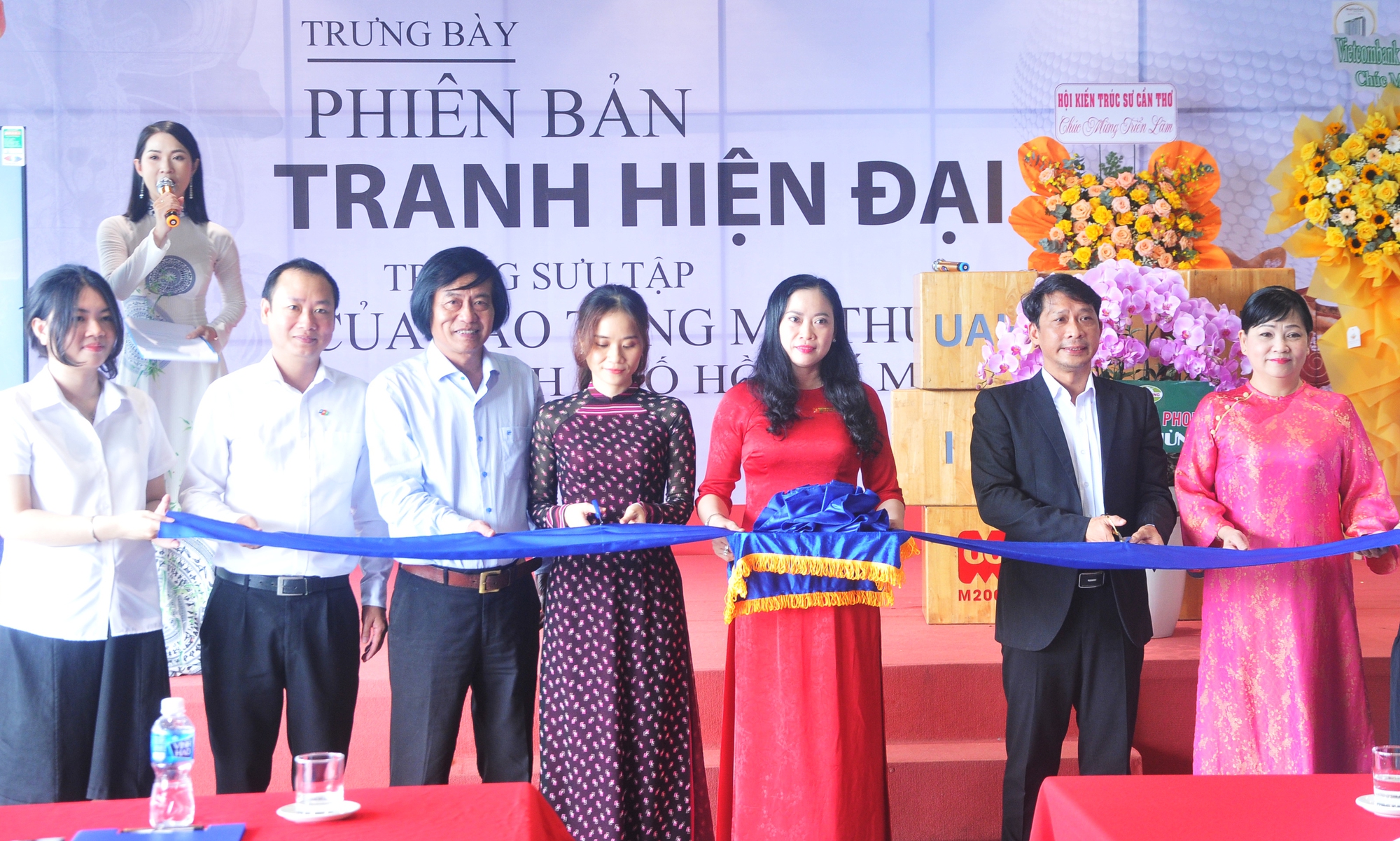 "Phi&ecirc;n bản tranh hiện đại" tạo kh&ocirc;ng gian mở gi&uacute;p sinh vi&ecirc;n Cần Thơ tiếp cận nghệ thuật- Ảnh 2.