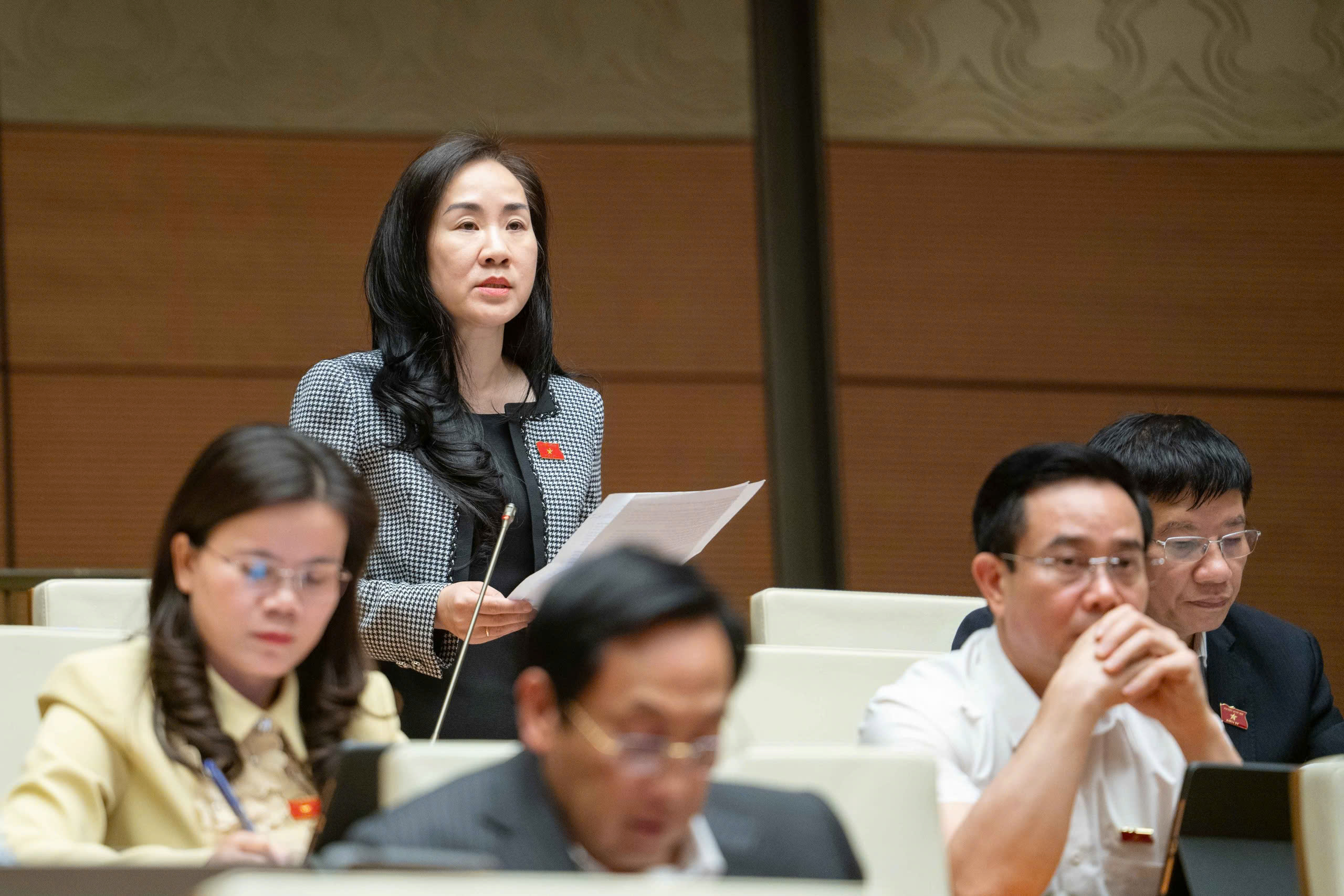 Đề nghị kiểm so&aacute;t d&ograve;ng tiền, ngăn thất thu thuế từ thương mại điện tử- Ảnh 1.